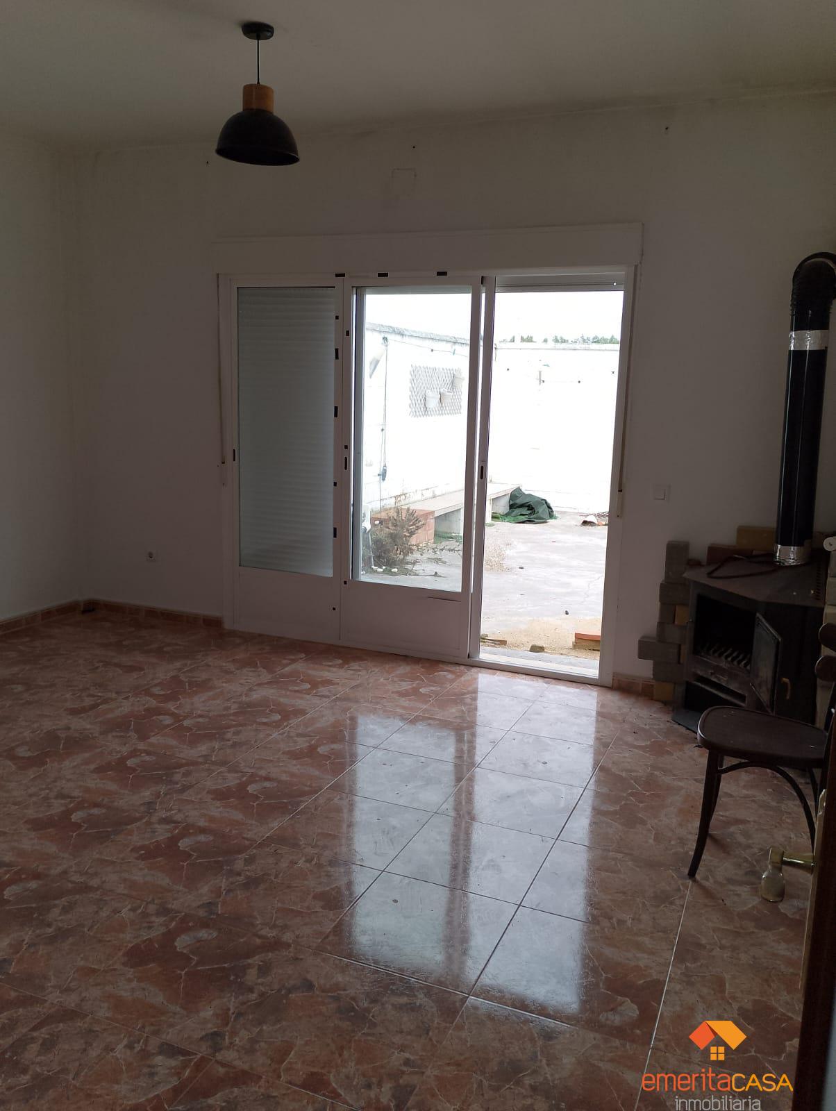 For sale of chalet in Aljucén