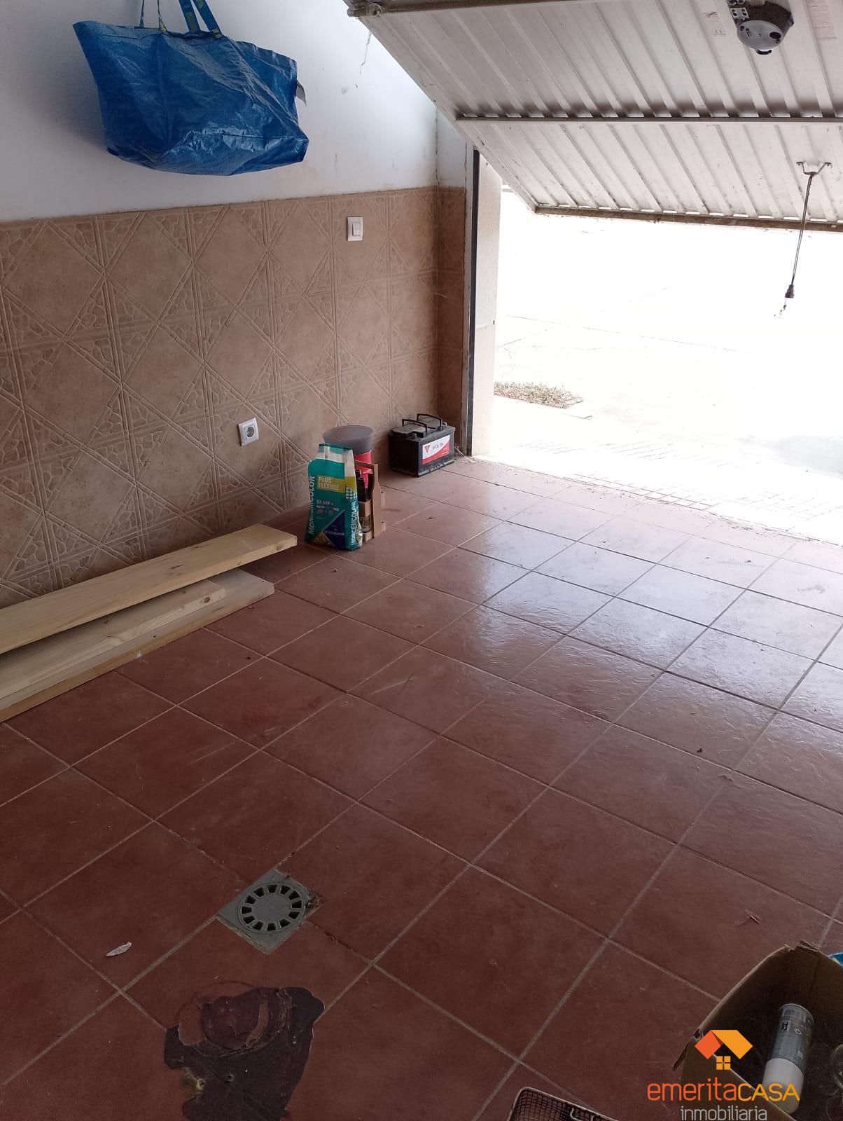 For sale of chalet in Aljucén