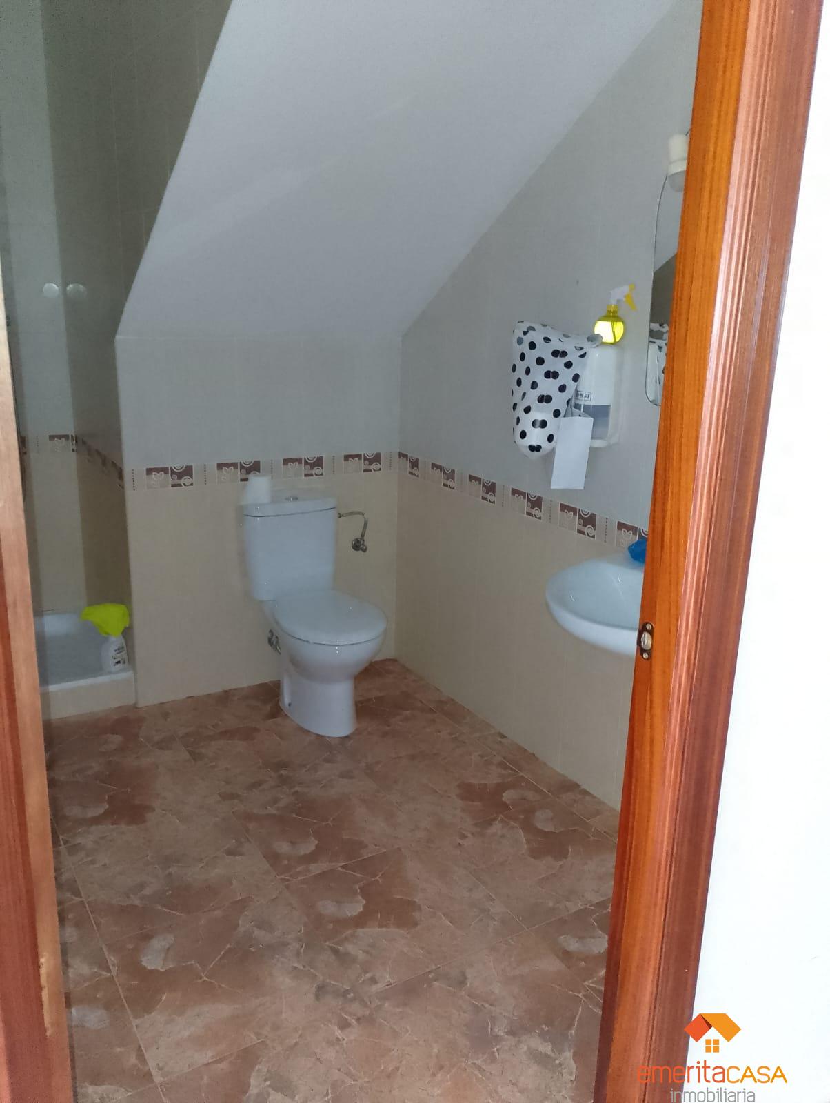 For sale of chalet in Aljucén