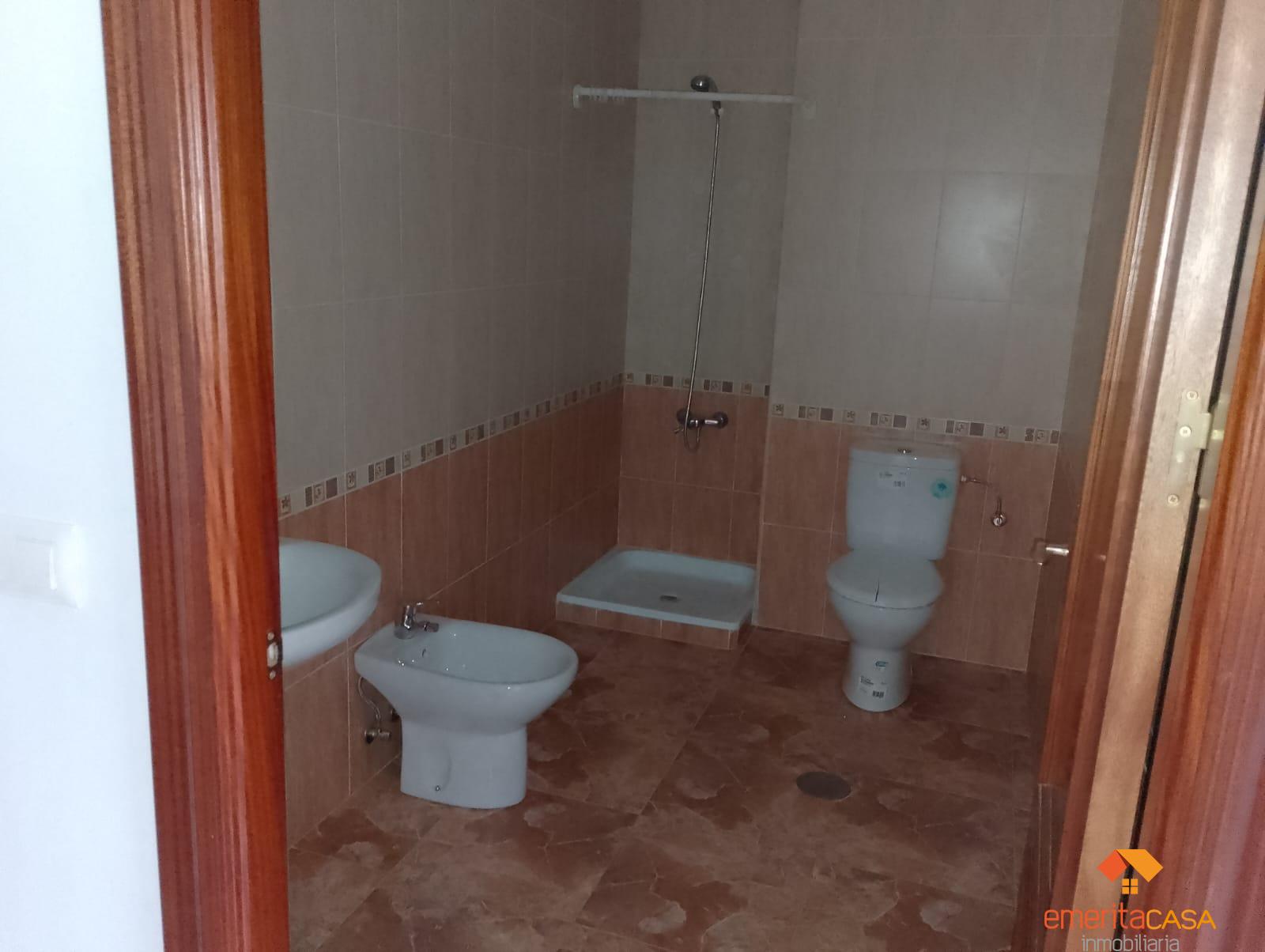 For sale of chalet in Aljucén