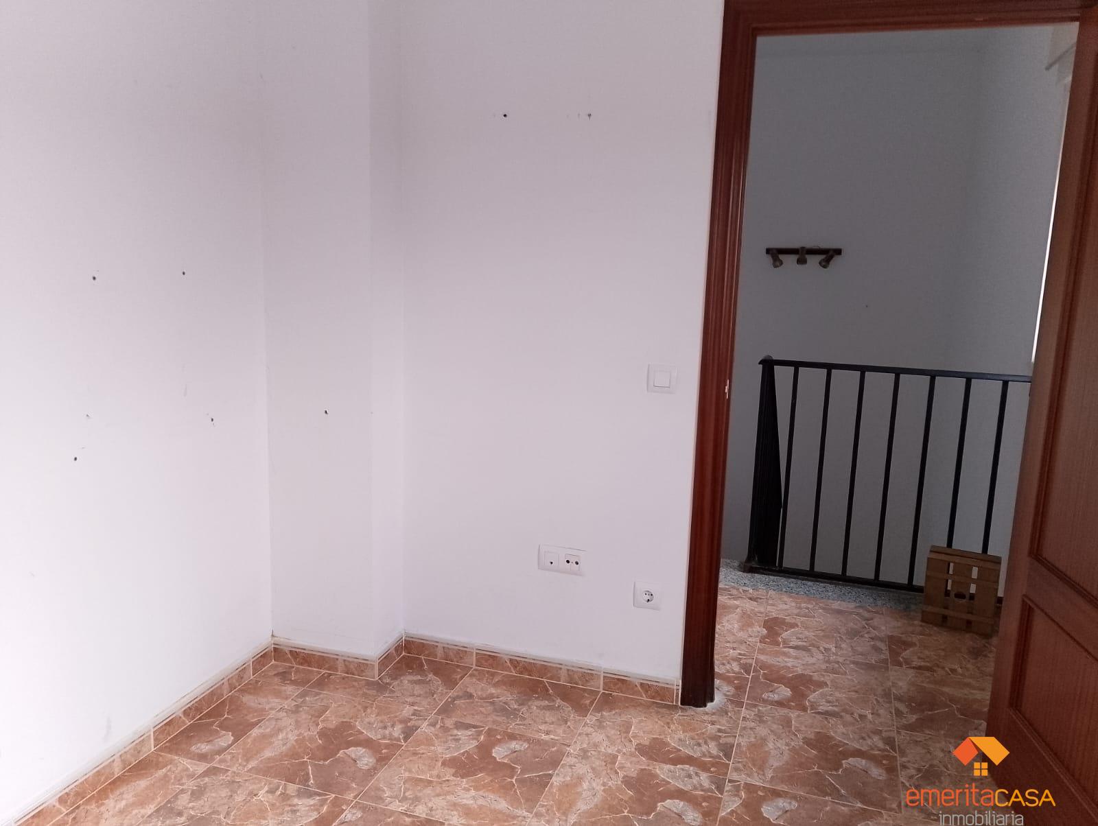 For sale of chalet in Aljucén