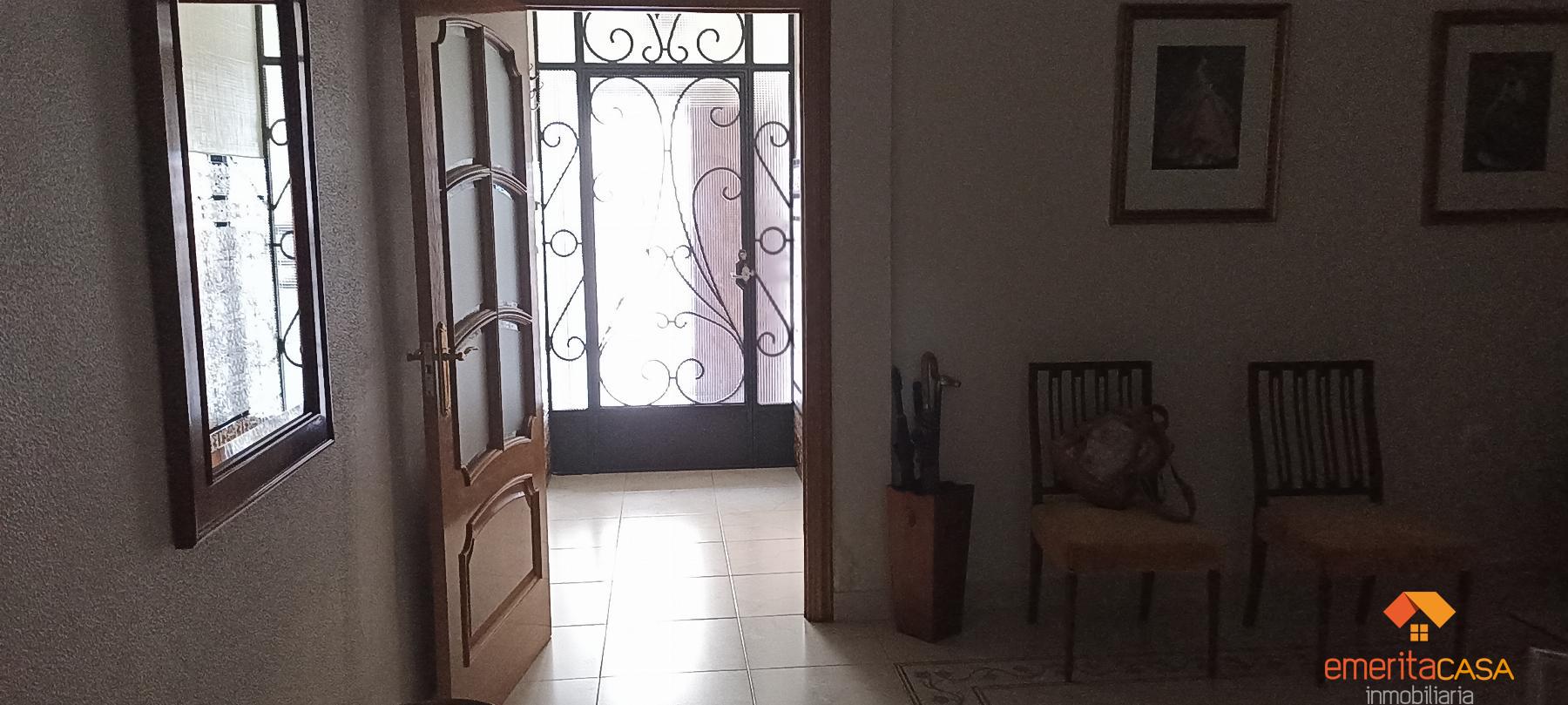 For sale of house in Almendralejo
