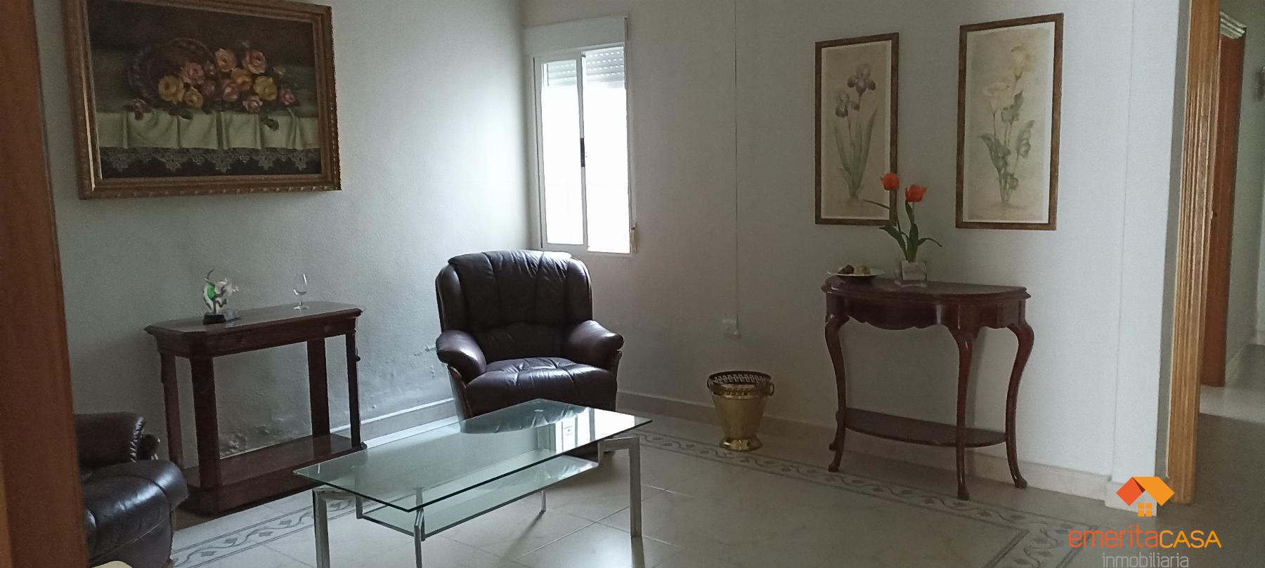 For sale of house in Almendralejo