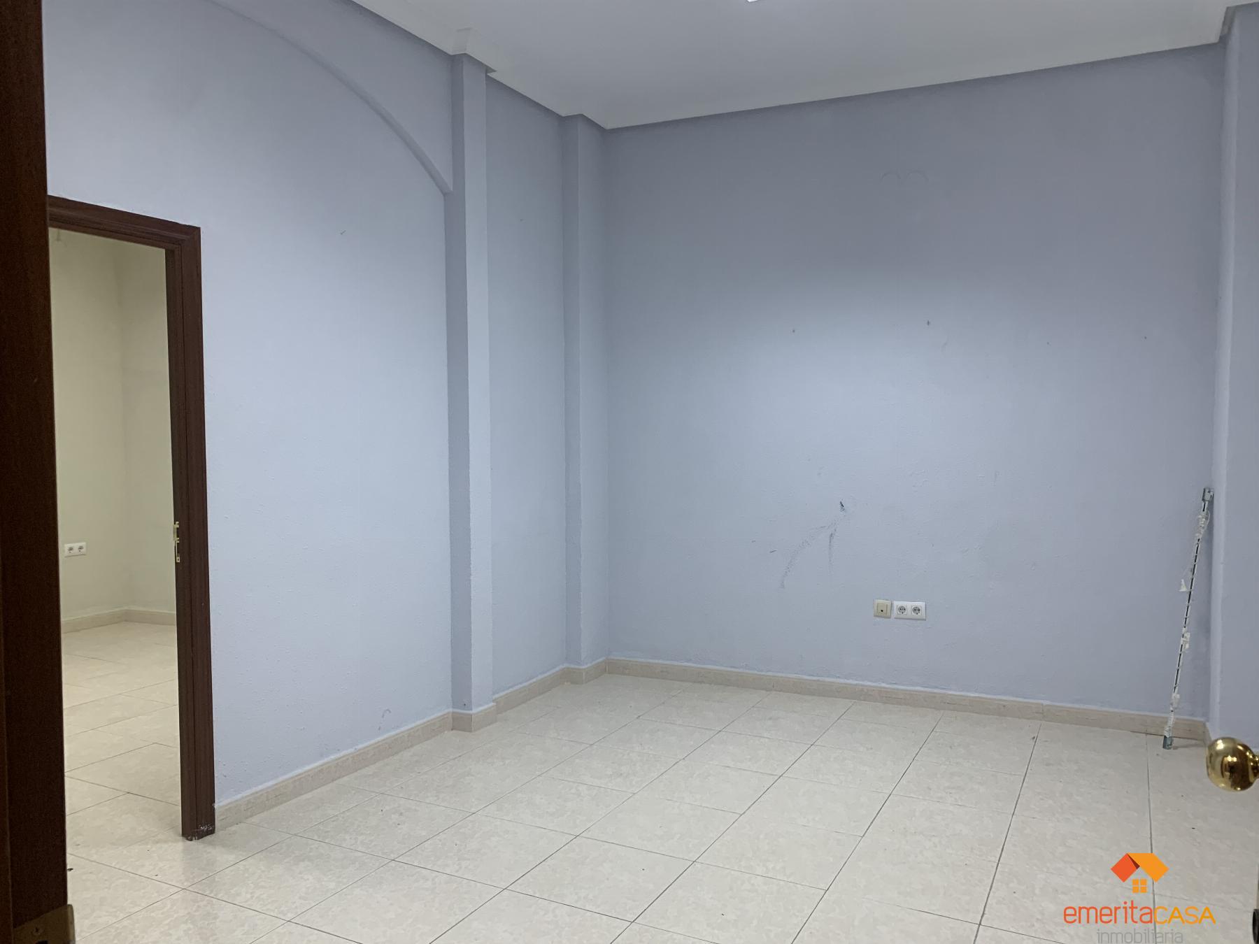 For sale of commercial in Almendralejo