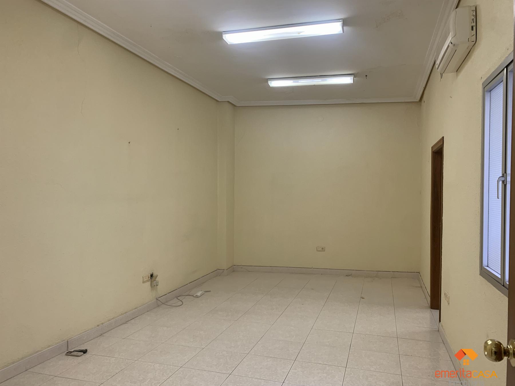 For sale of commercial in Almendralejo