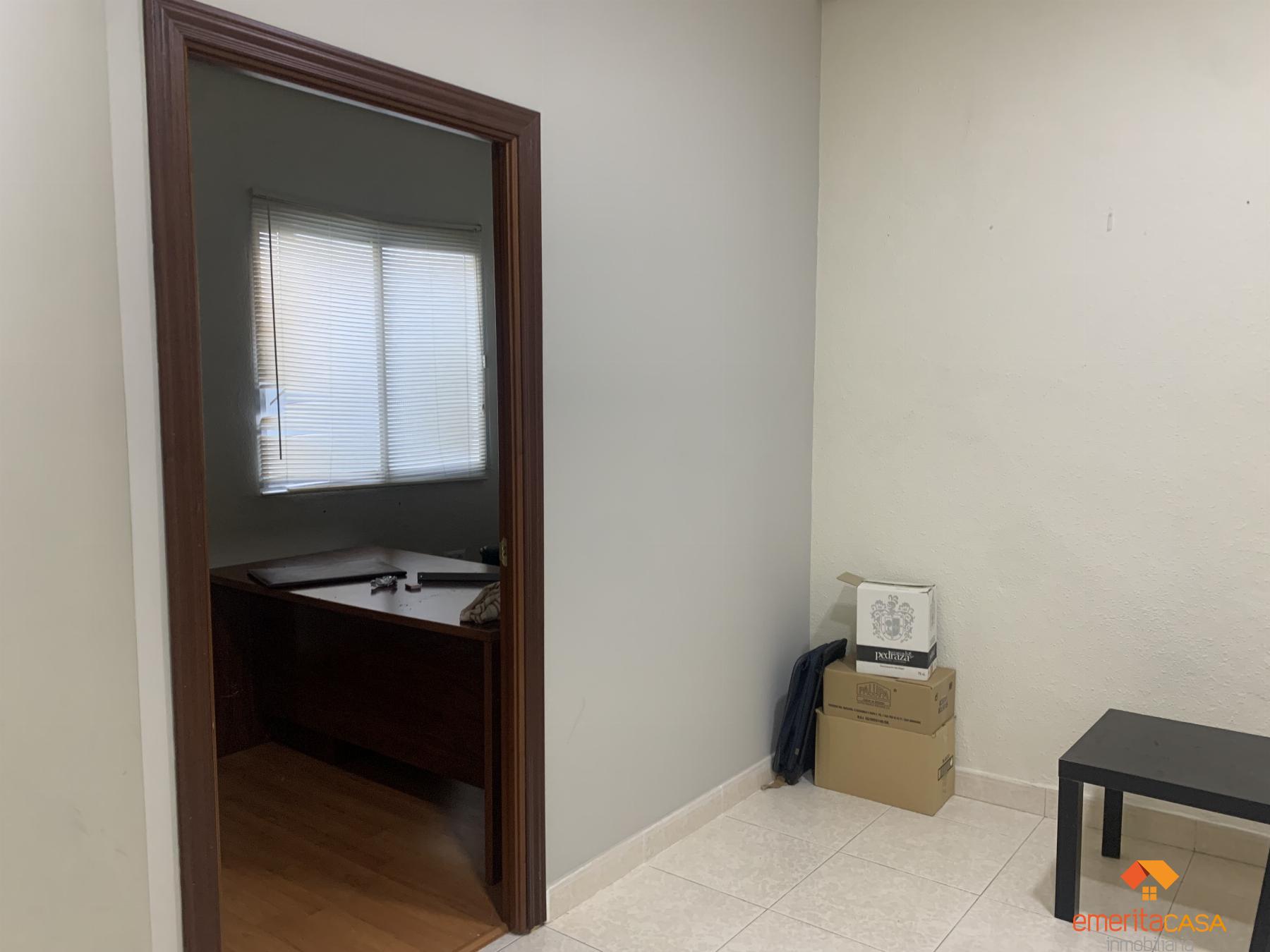 For sale of commercial in Almendralejo