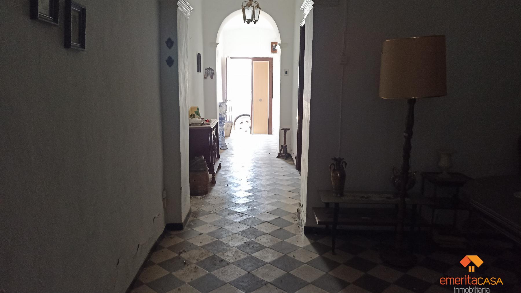 For sale of house in Almendralejo