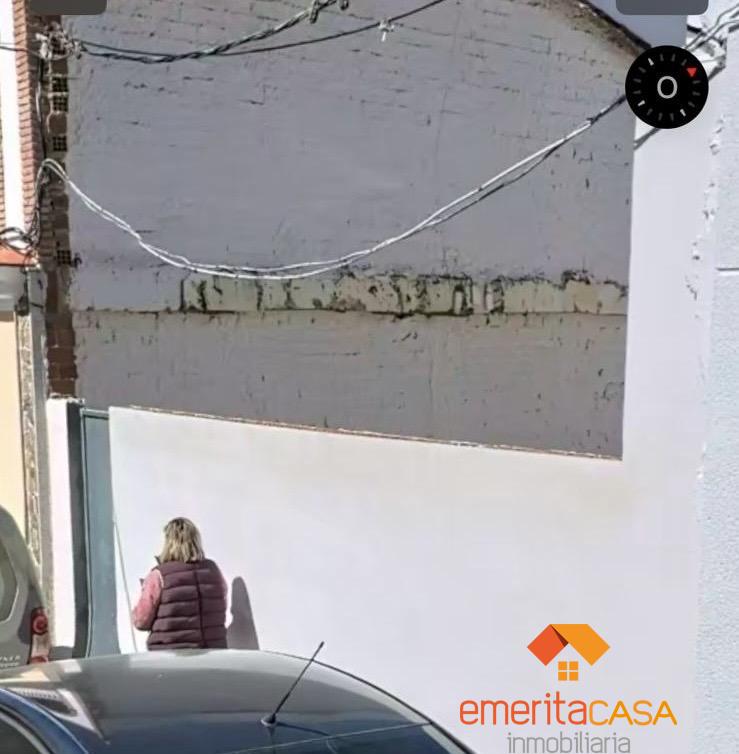 For sale of land in Almendralejo