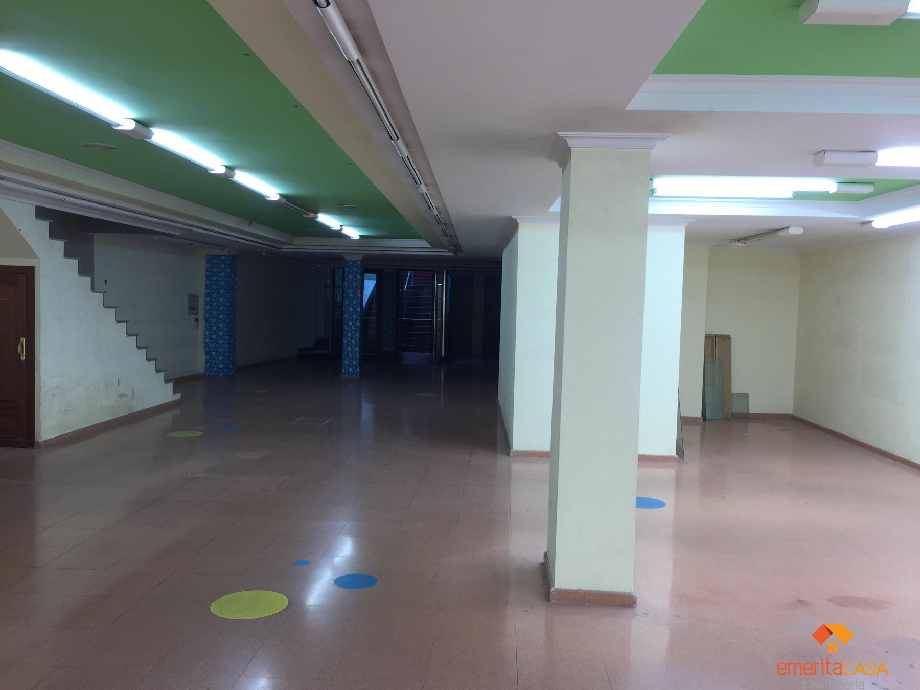 For sale of commercial in Almendralejo