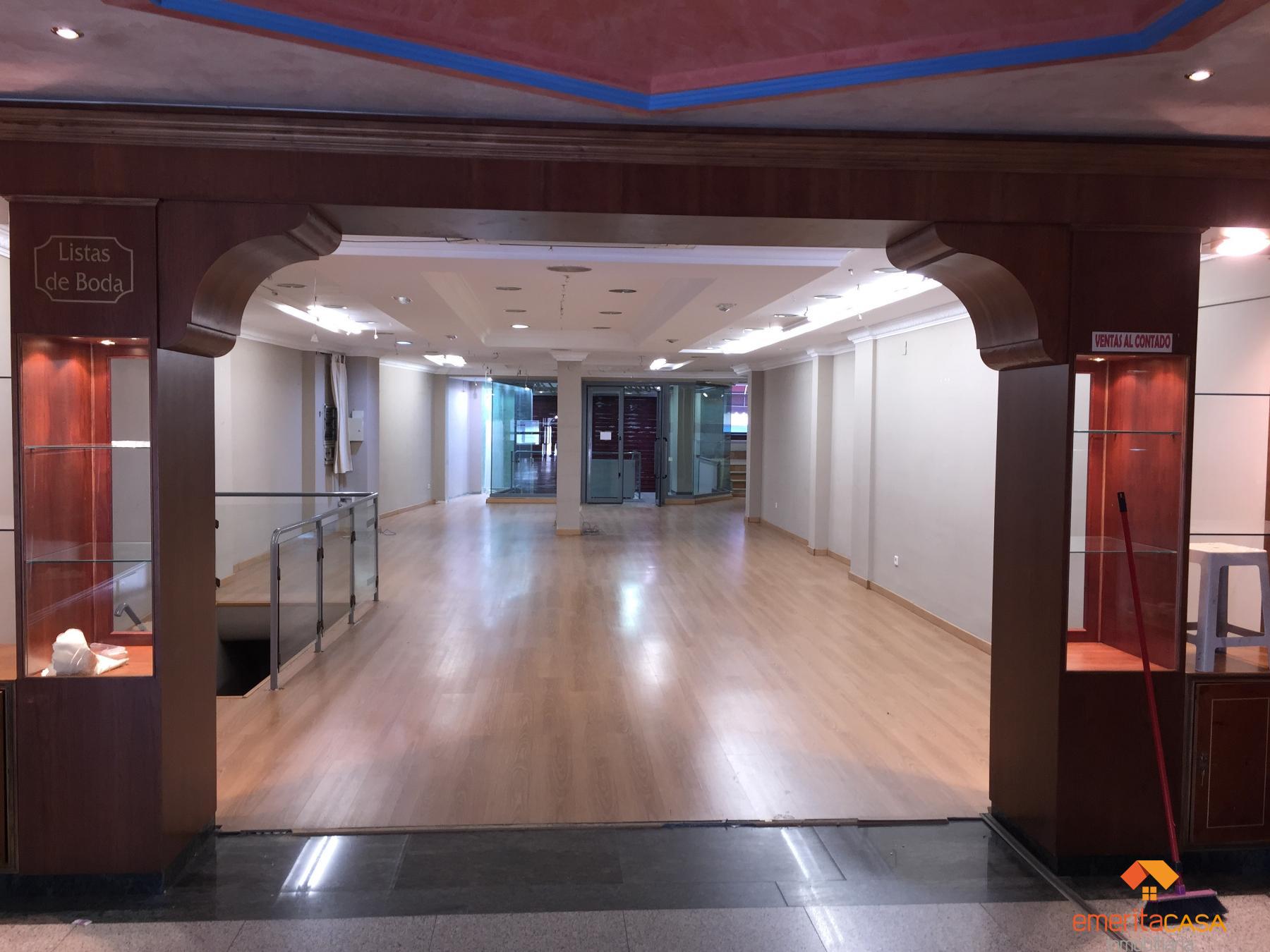 For rent of commercial in Almendralejo