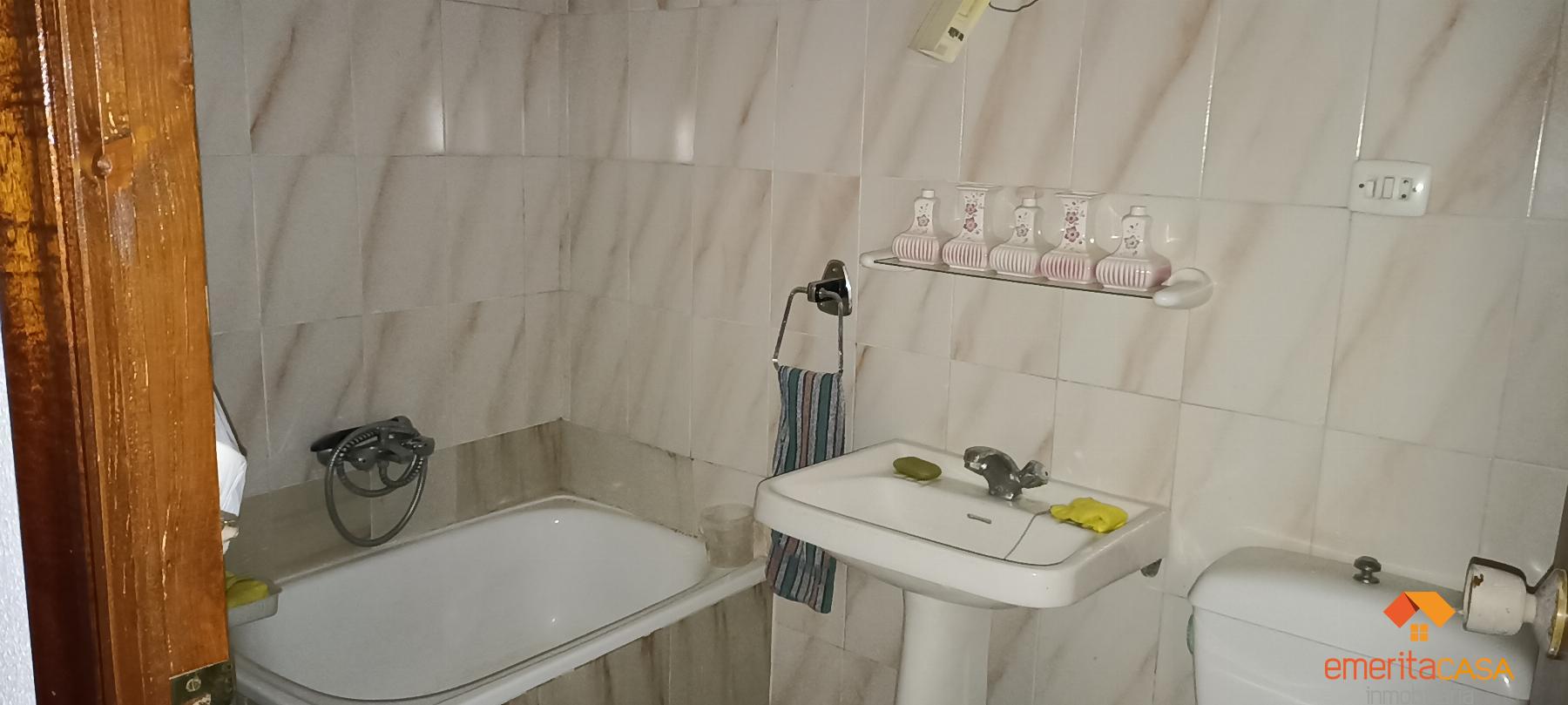 For sale of house in Almendralejo