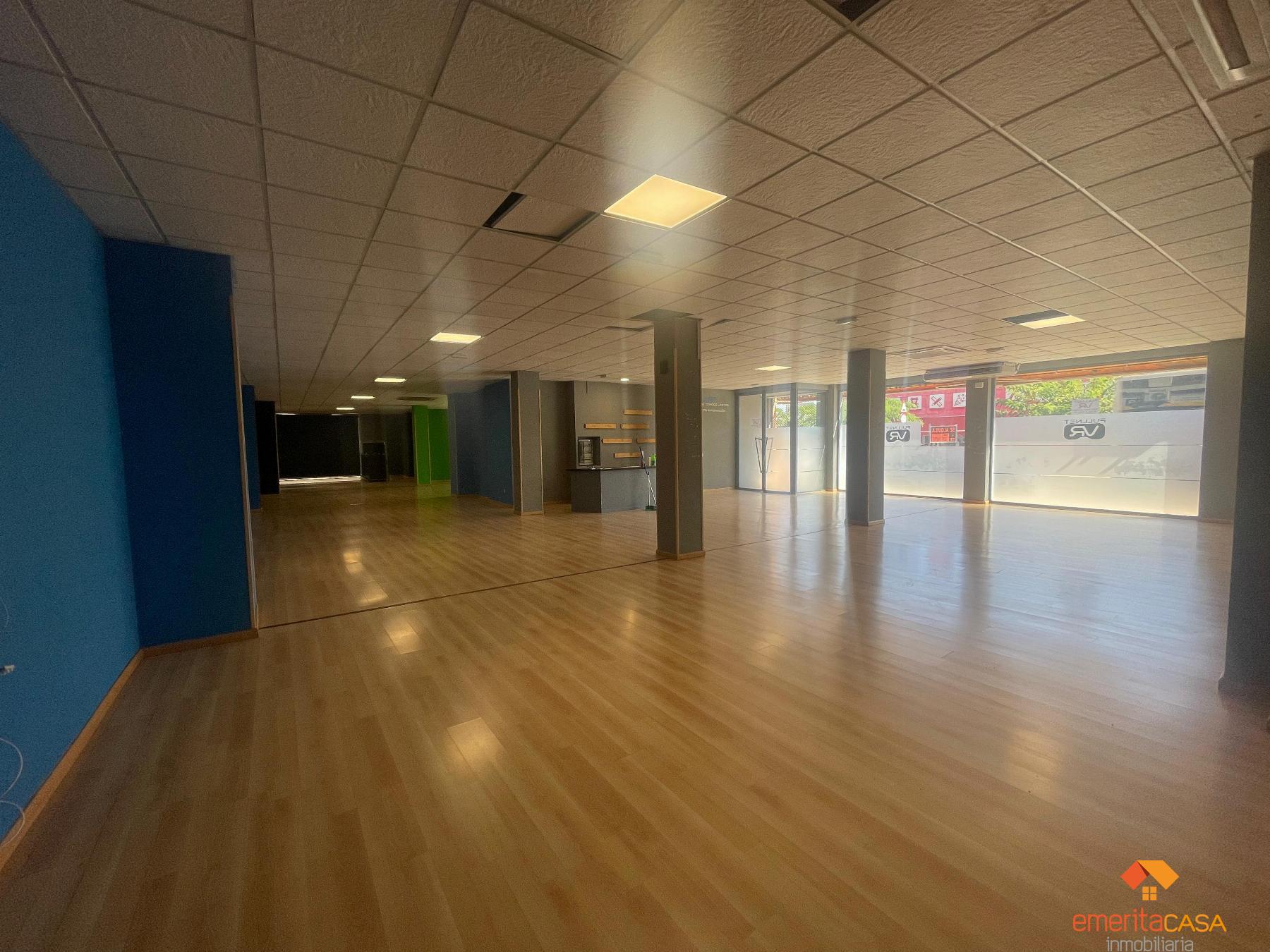 For rent of commercial in Almendralejo