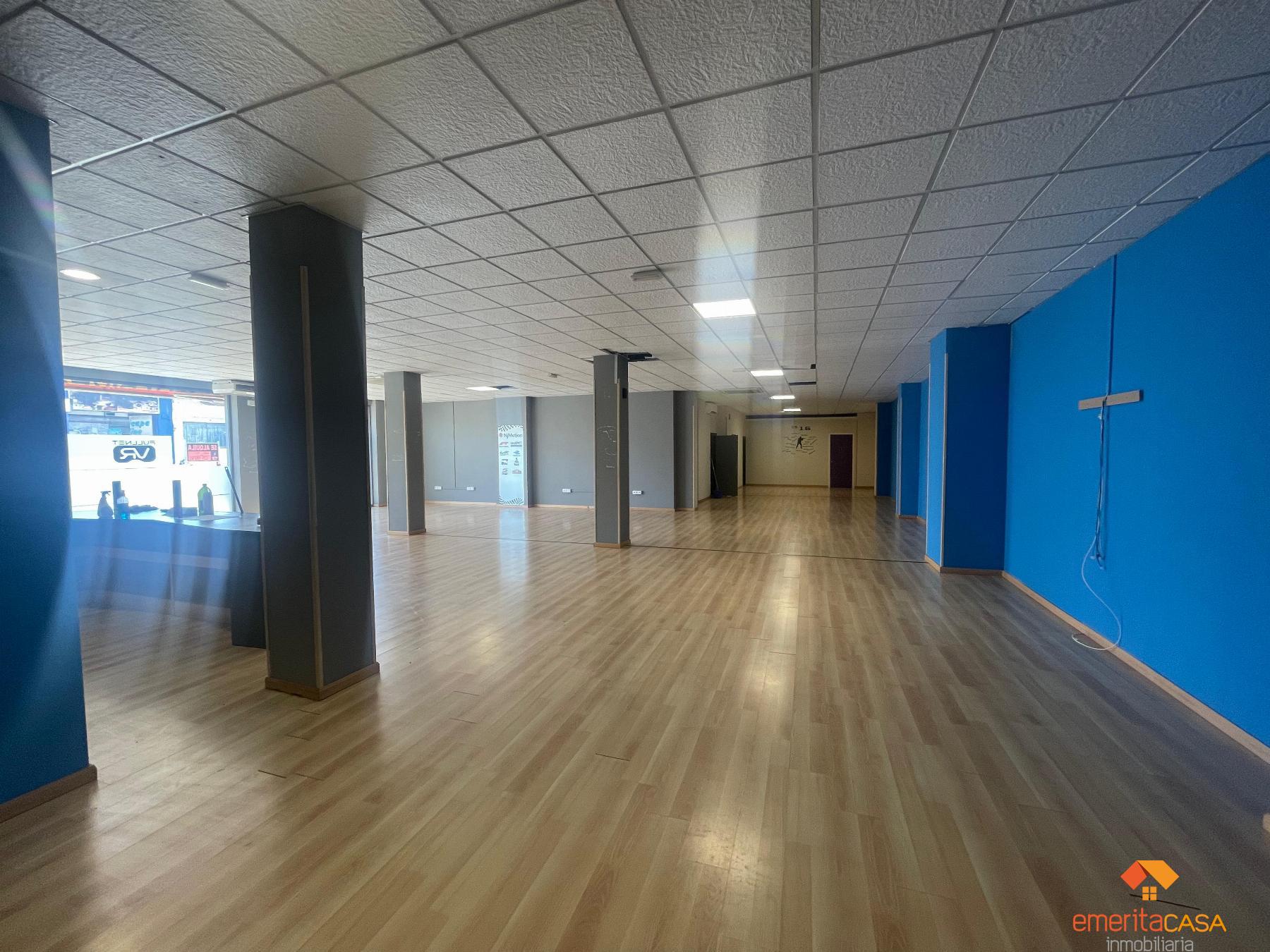 For rent of commercial in Almendralejo