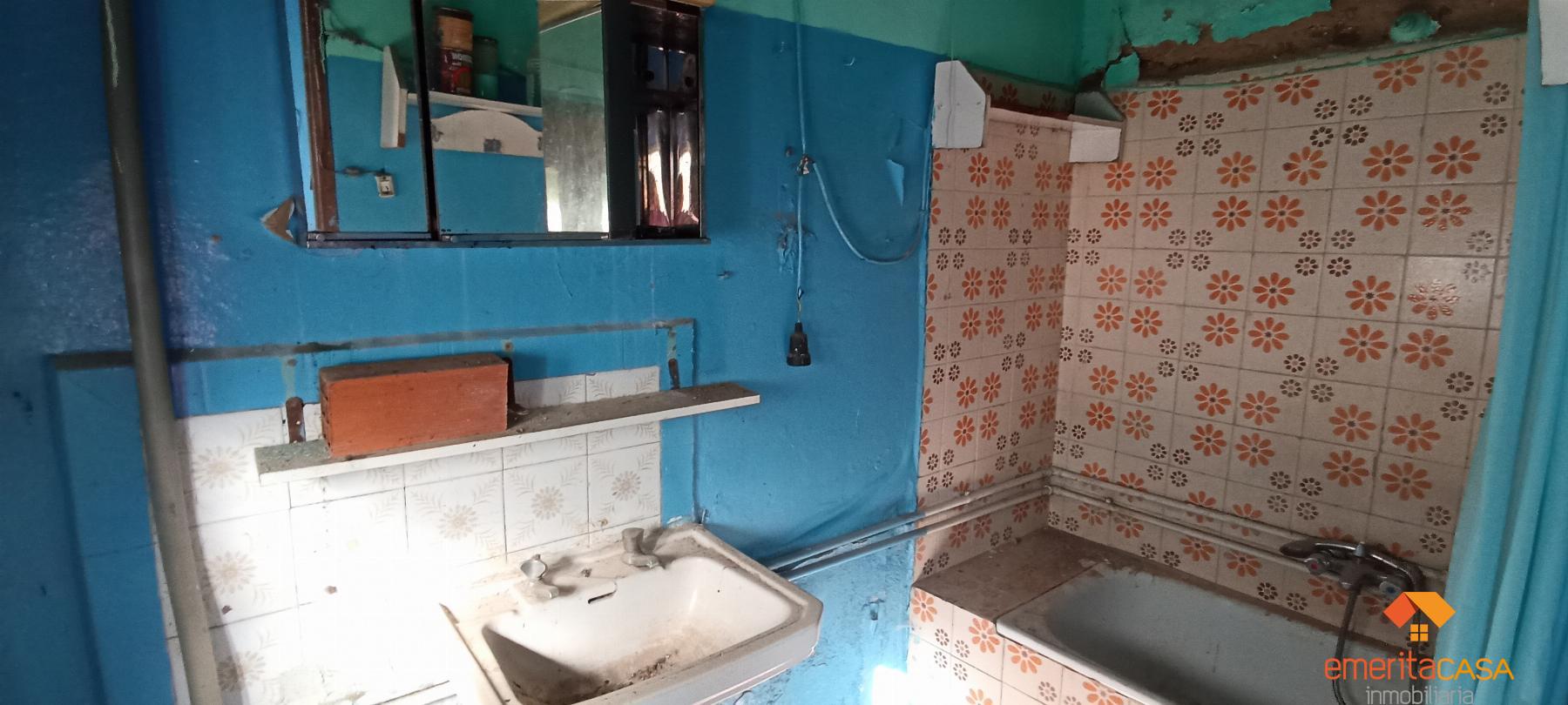 For sale of house in Almendralejo
