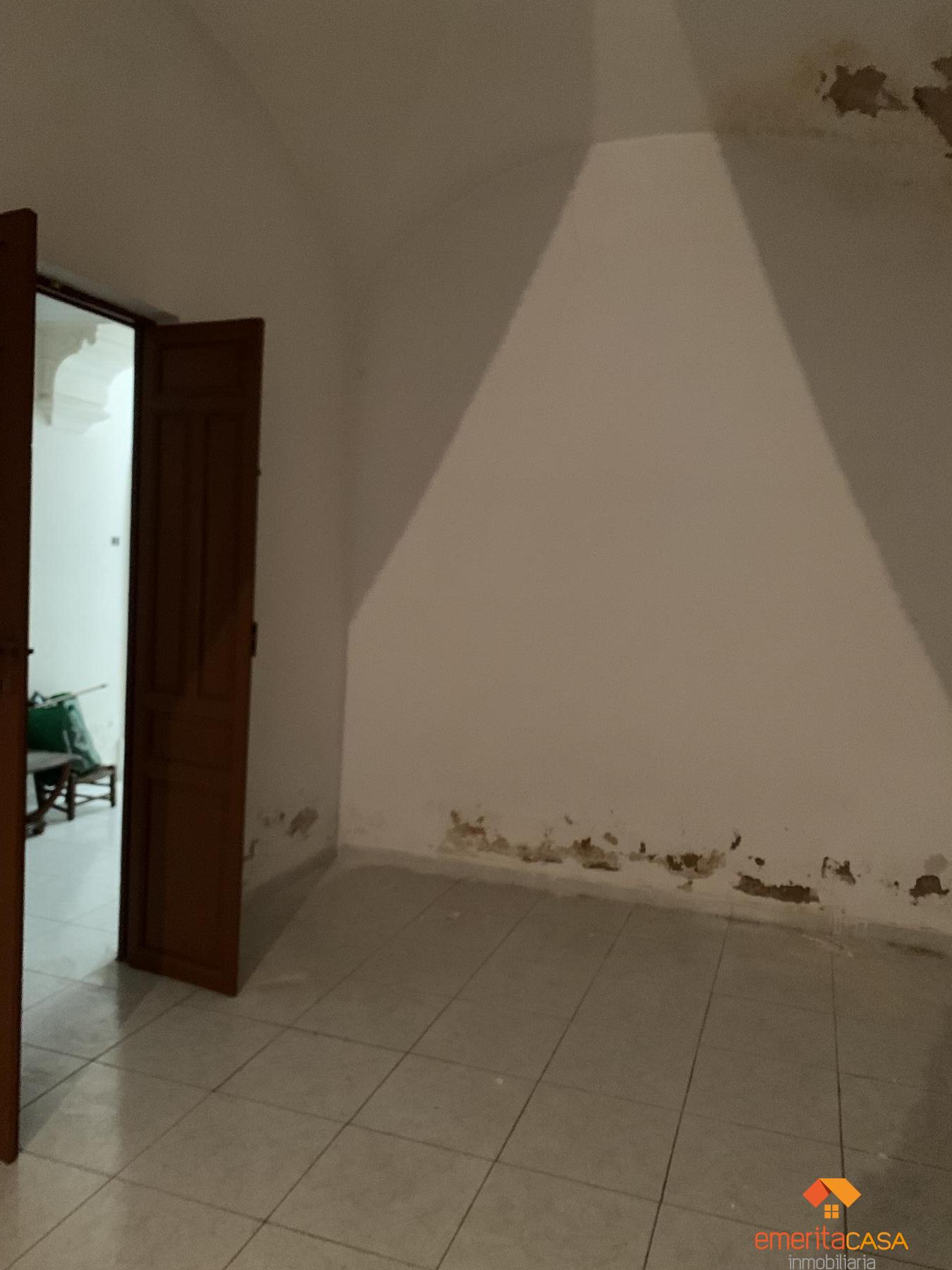 For sale of house in Almendralejo