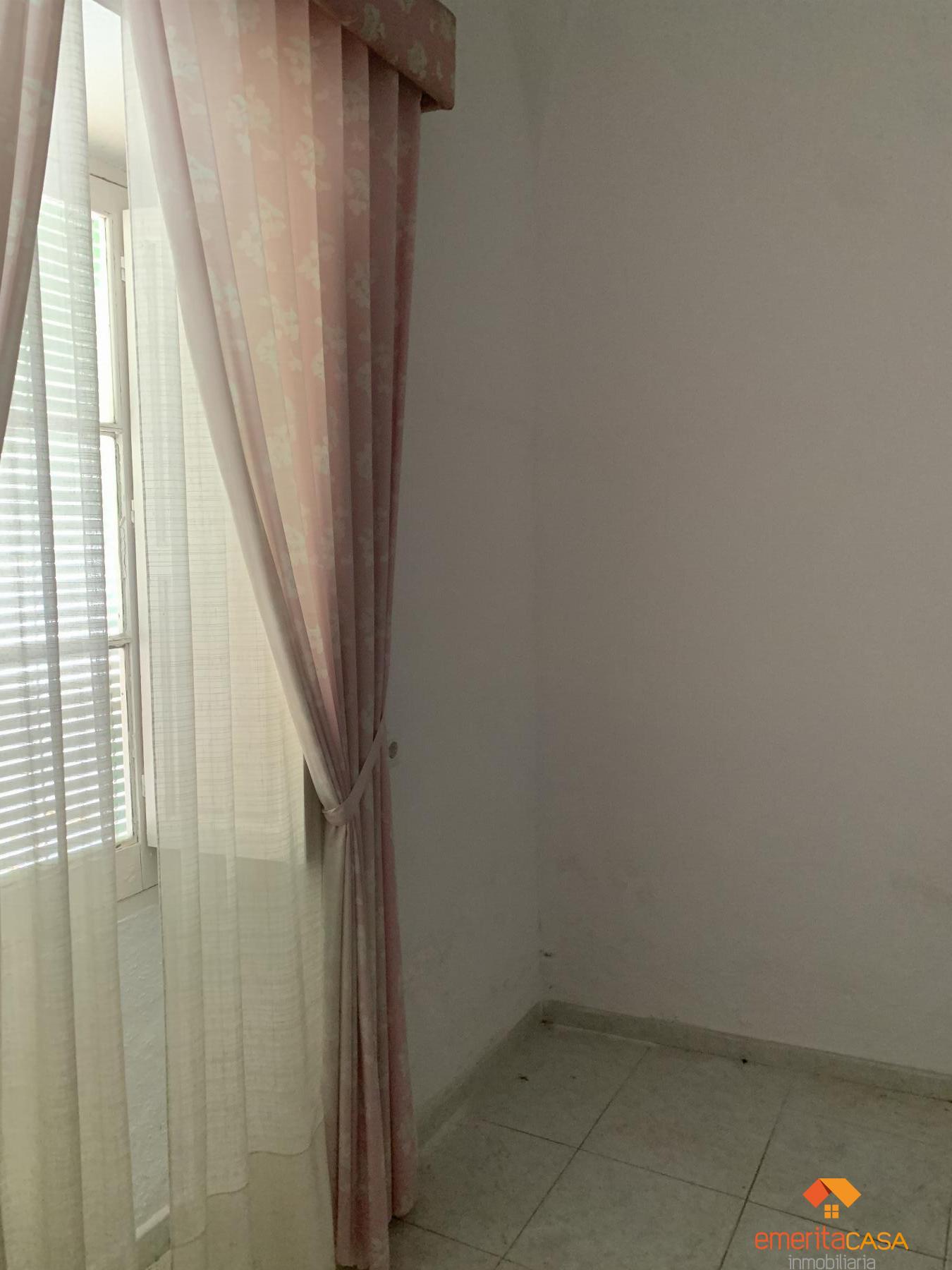 For sale of house in Almendralejo