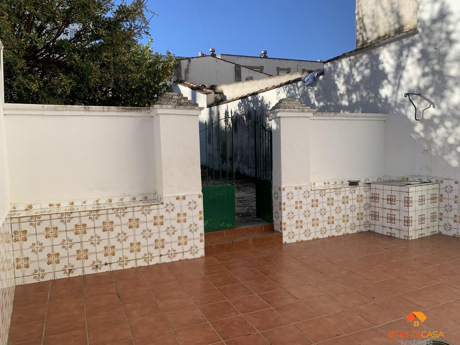 For sale of house in Almendralejo