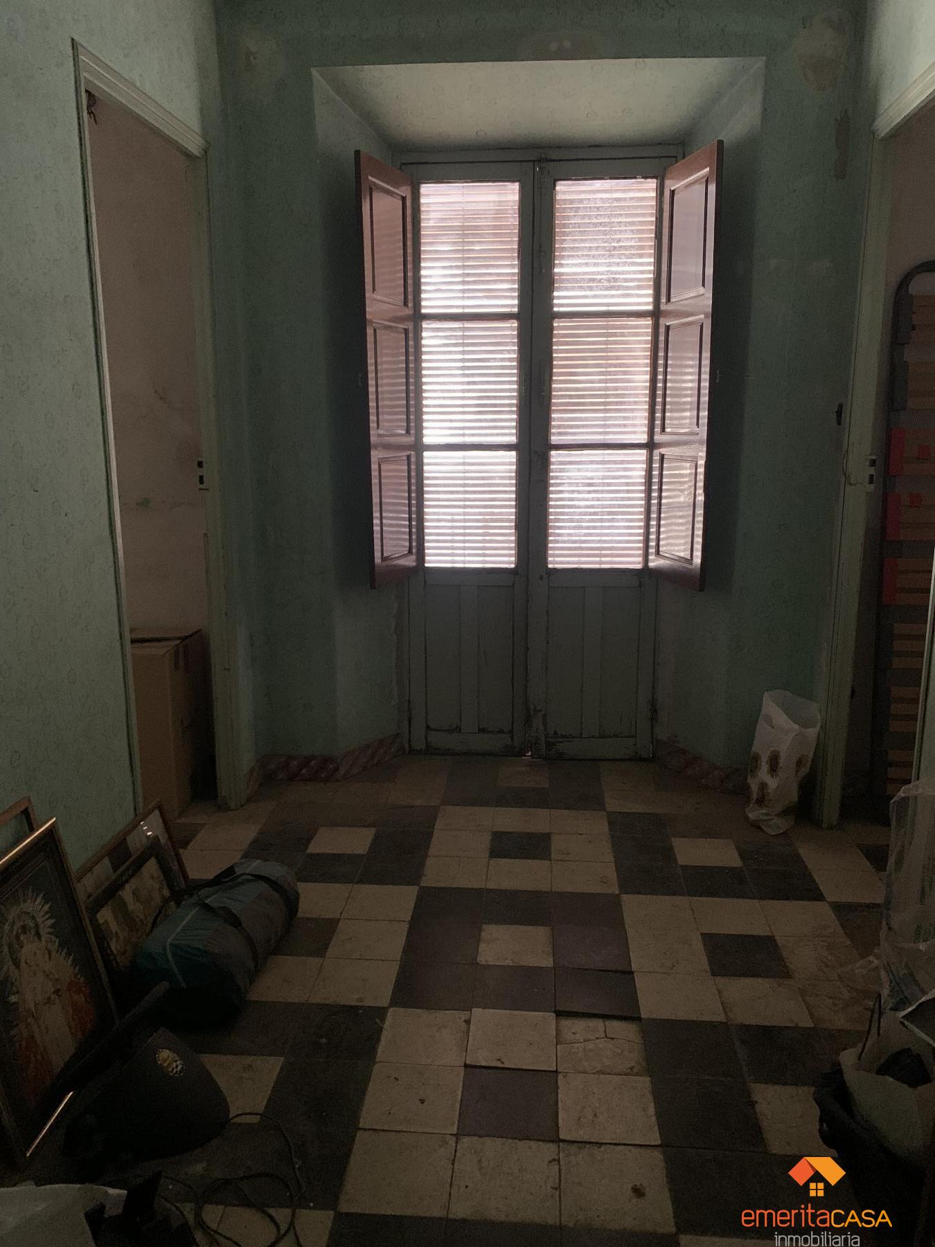 For sale of house in Almendralejo