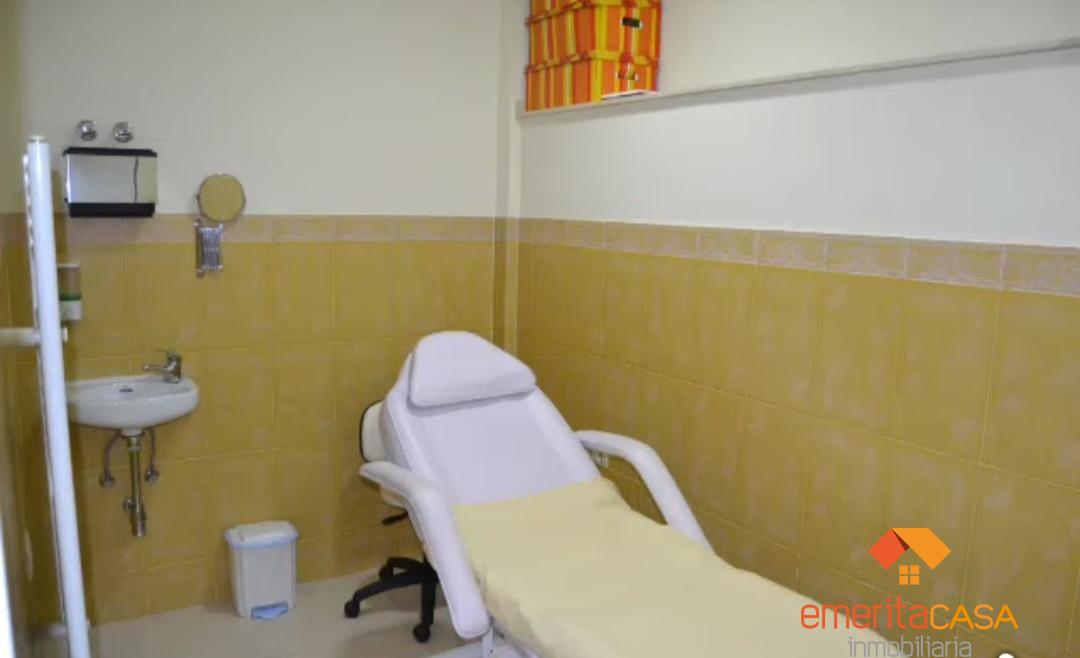 For sale of commercial in Almendralejo