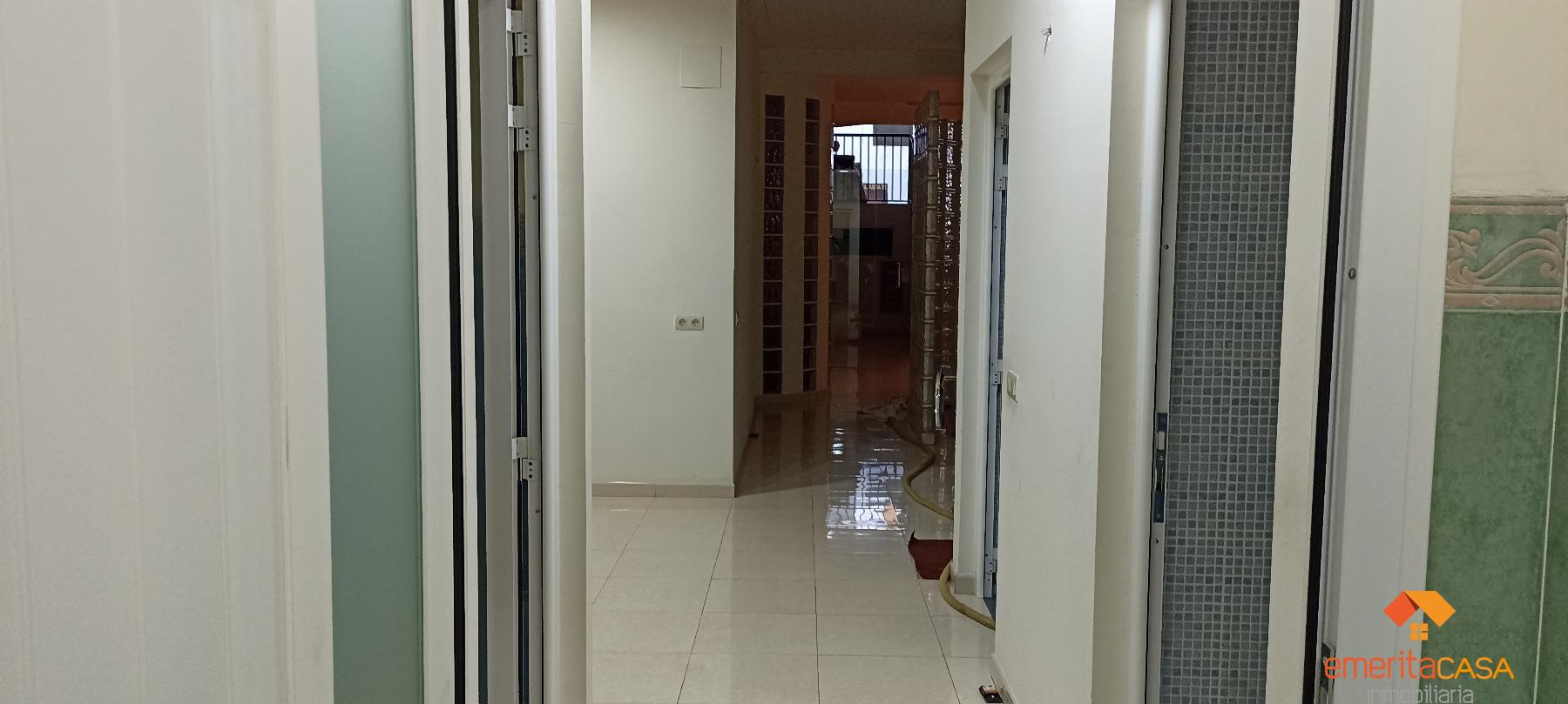 For sale of commercial in Almendralejo