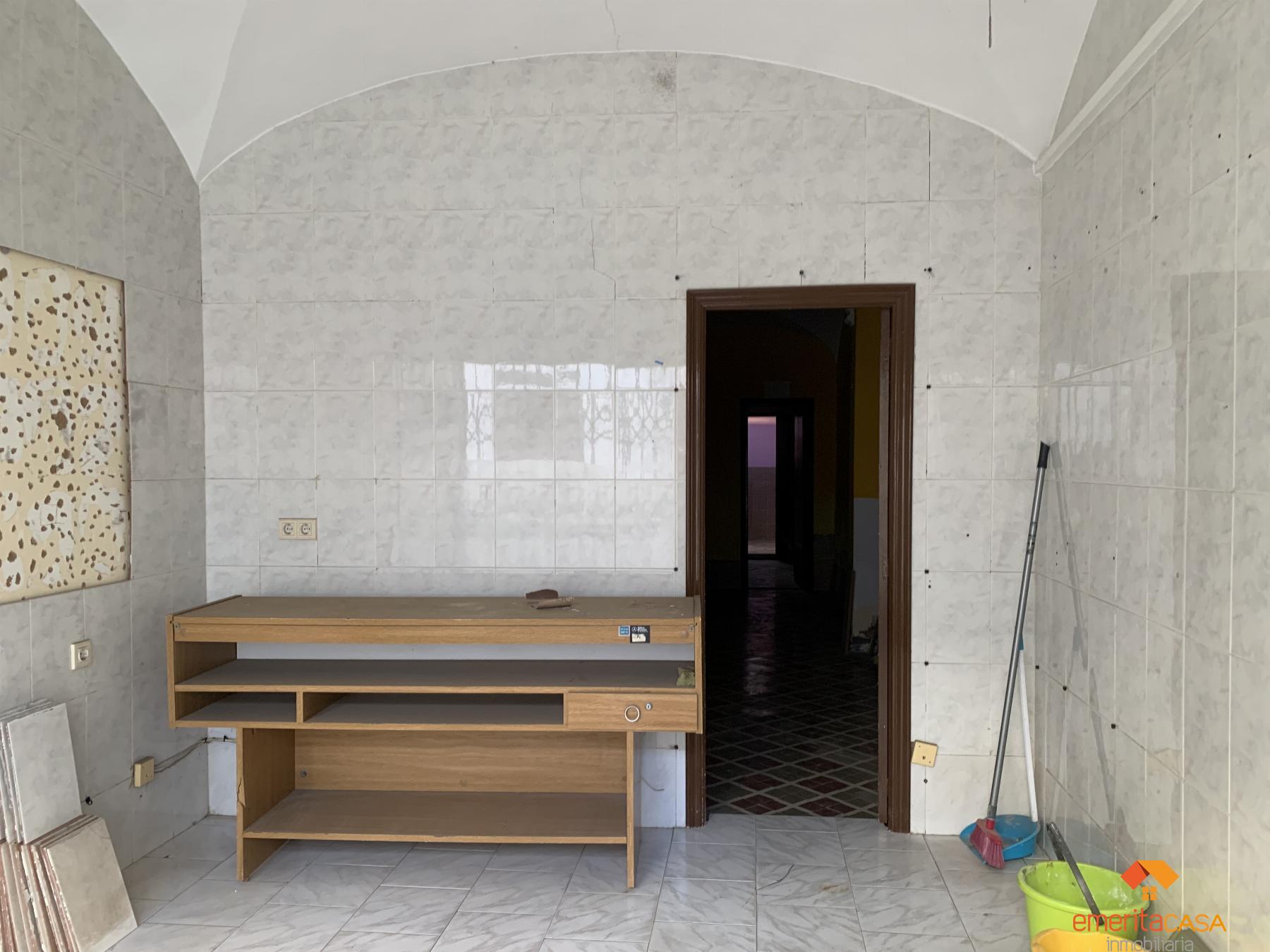 For sale of building in Almendralejo