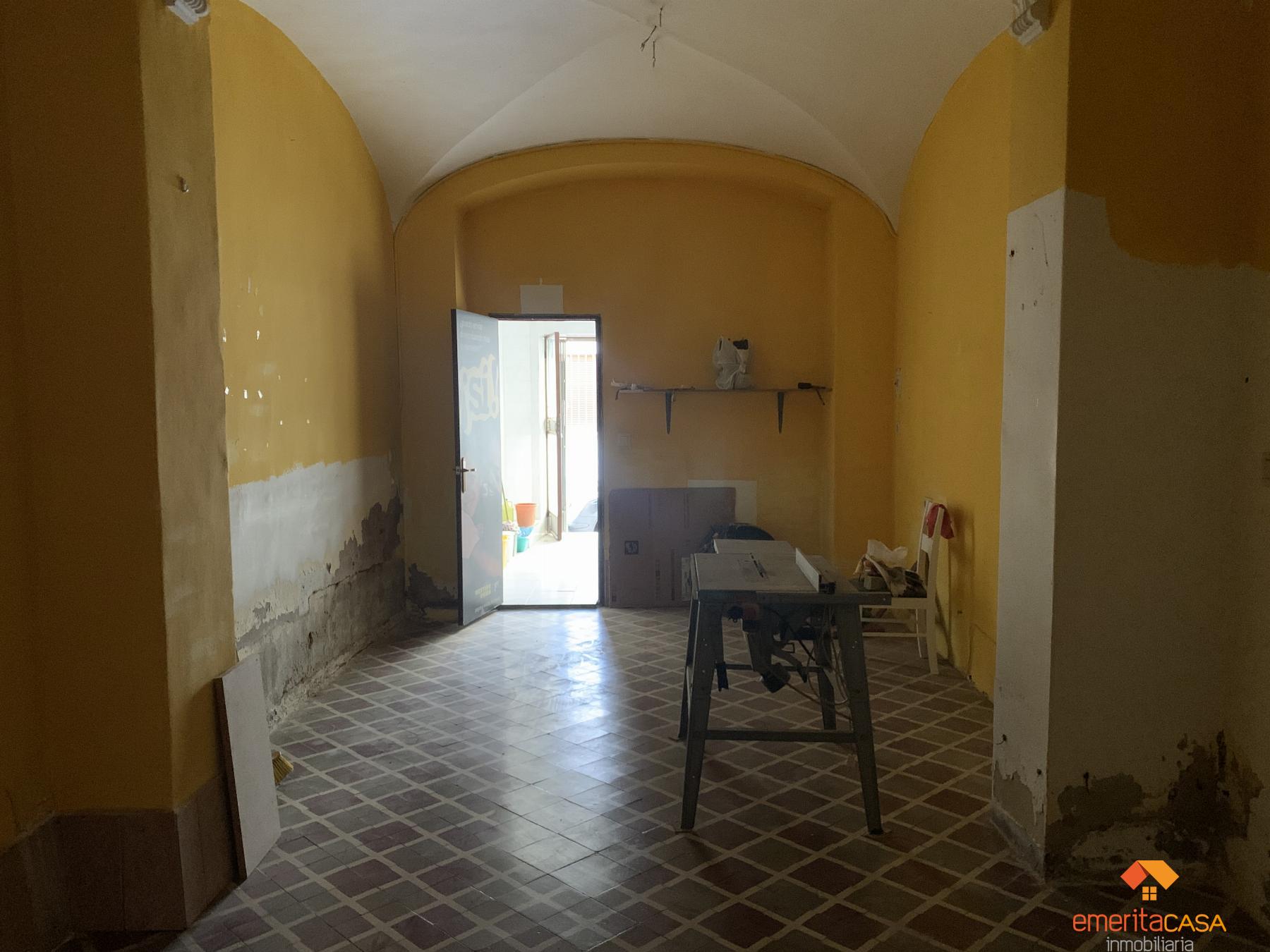 For sale of building in Almendralejo