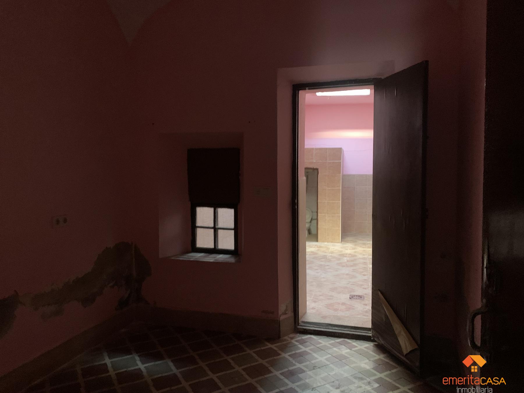 For sale of building in Almendralejo