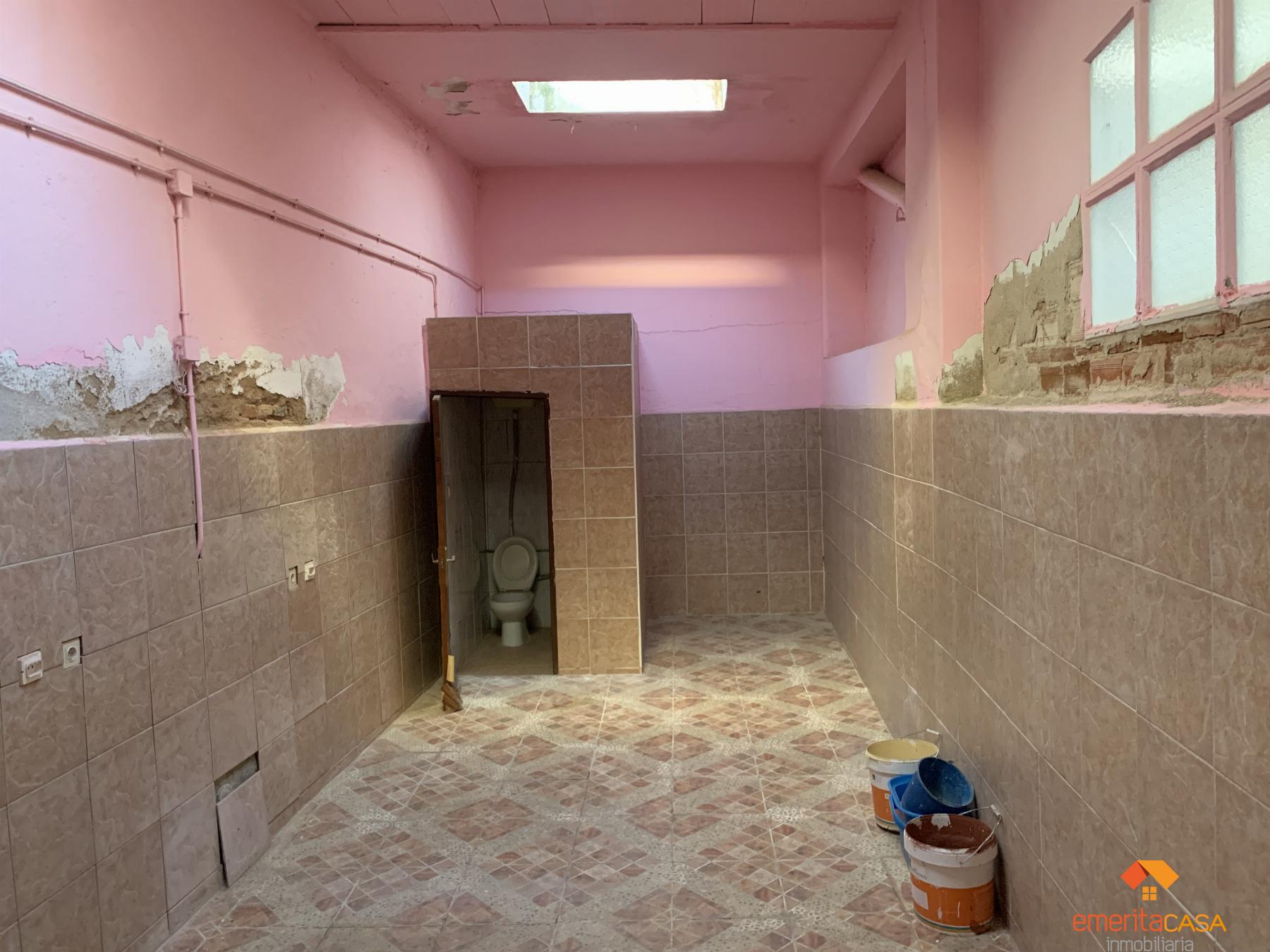 For sale of building in Almendralejo
