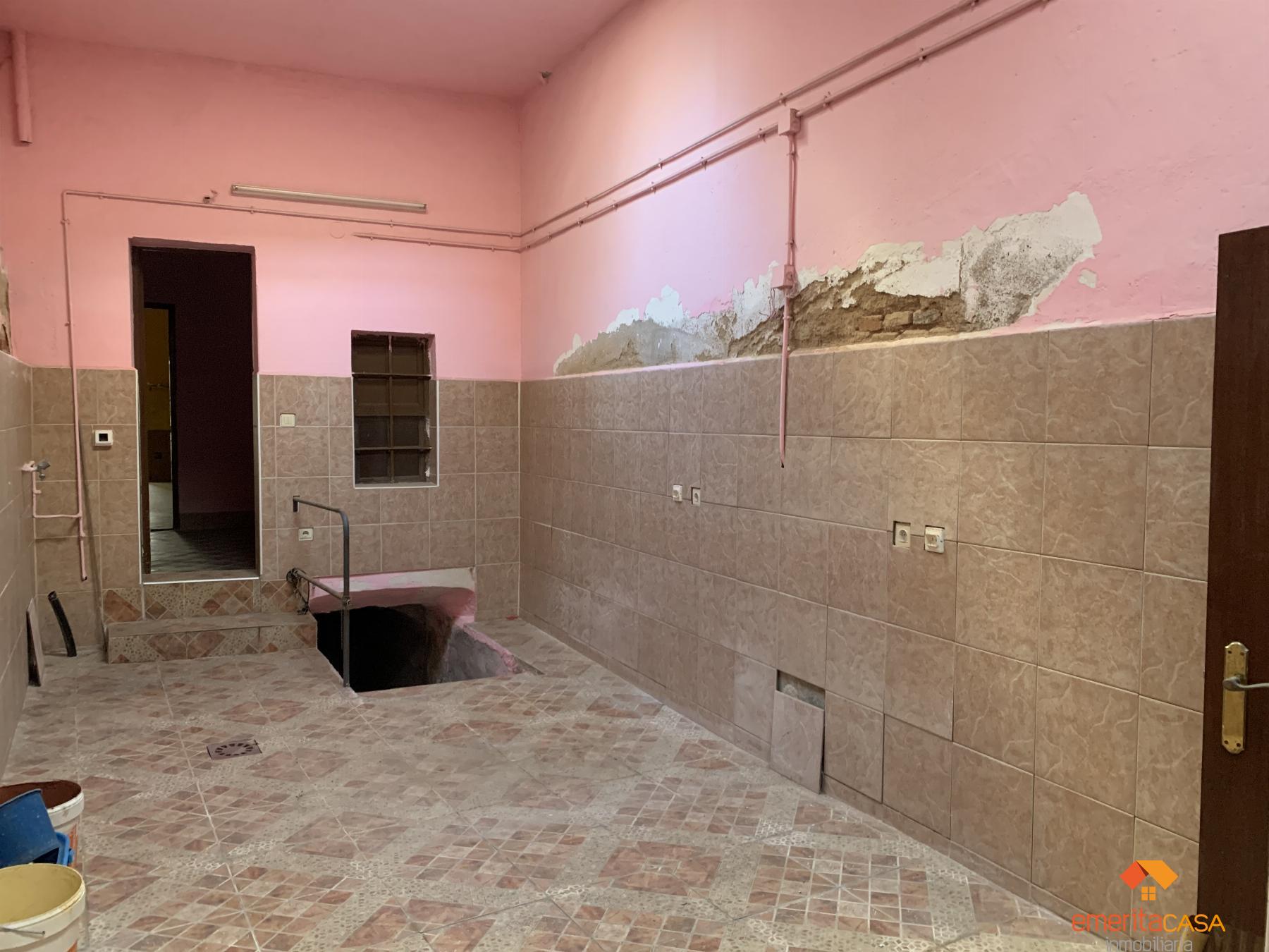 For sale of building in Almendralejo