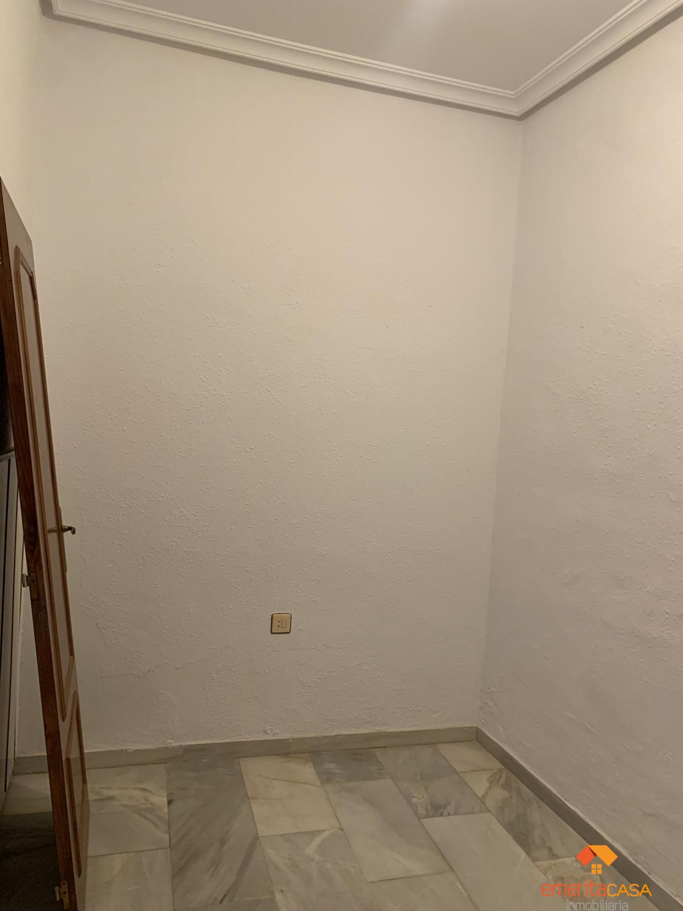 For sale of building in Almendralejo