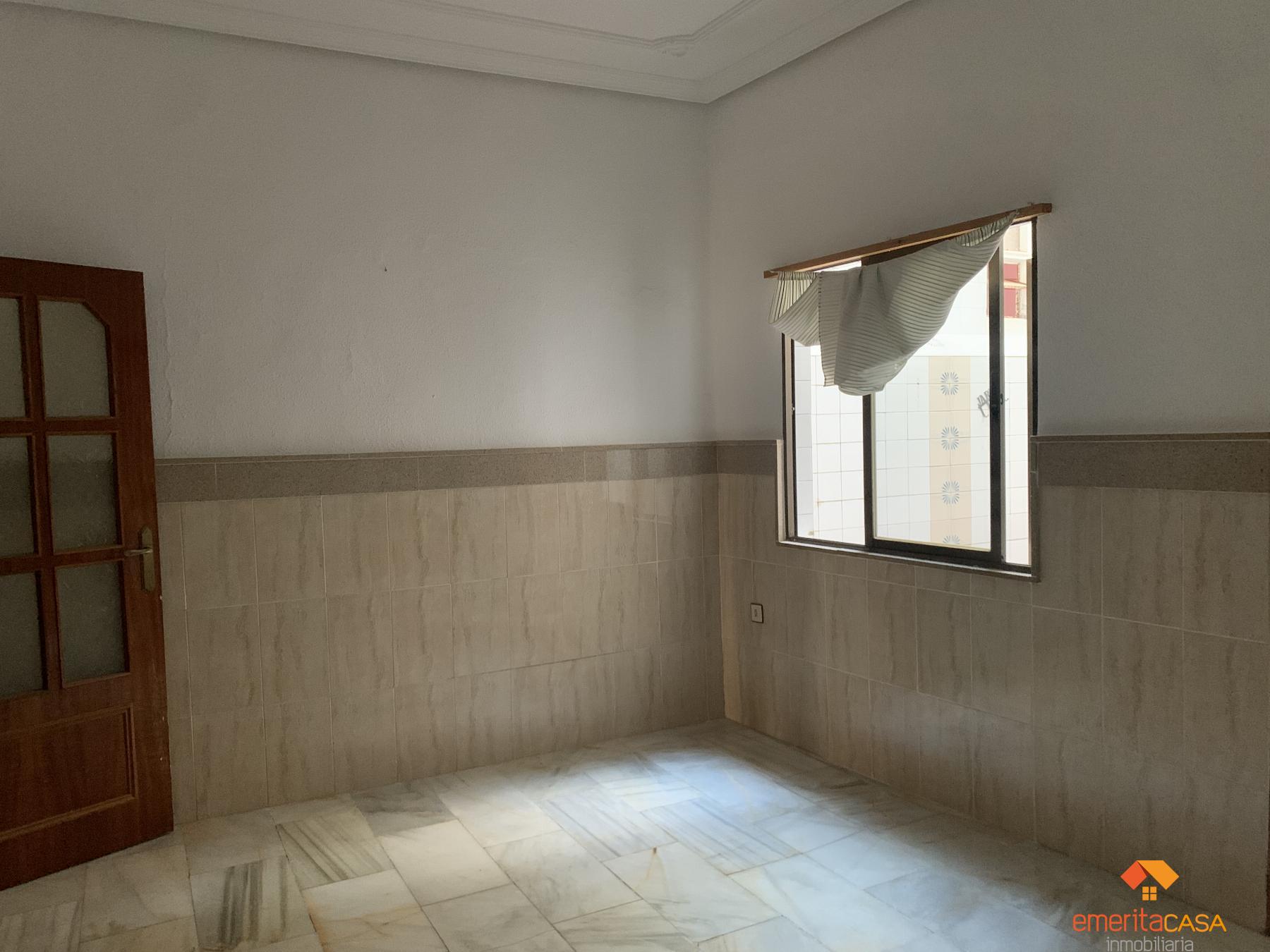For sale of building in Almendralejo