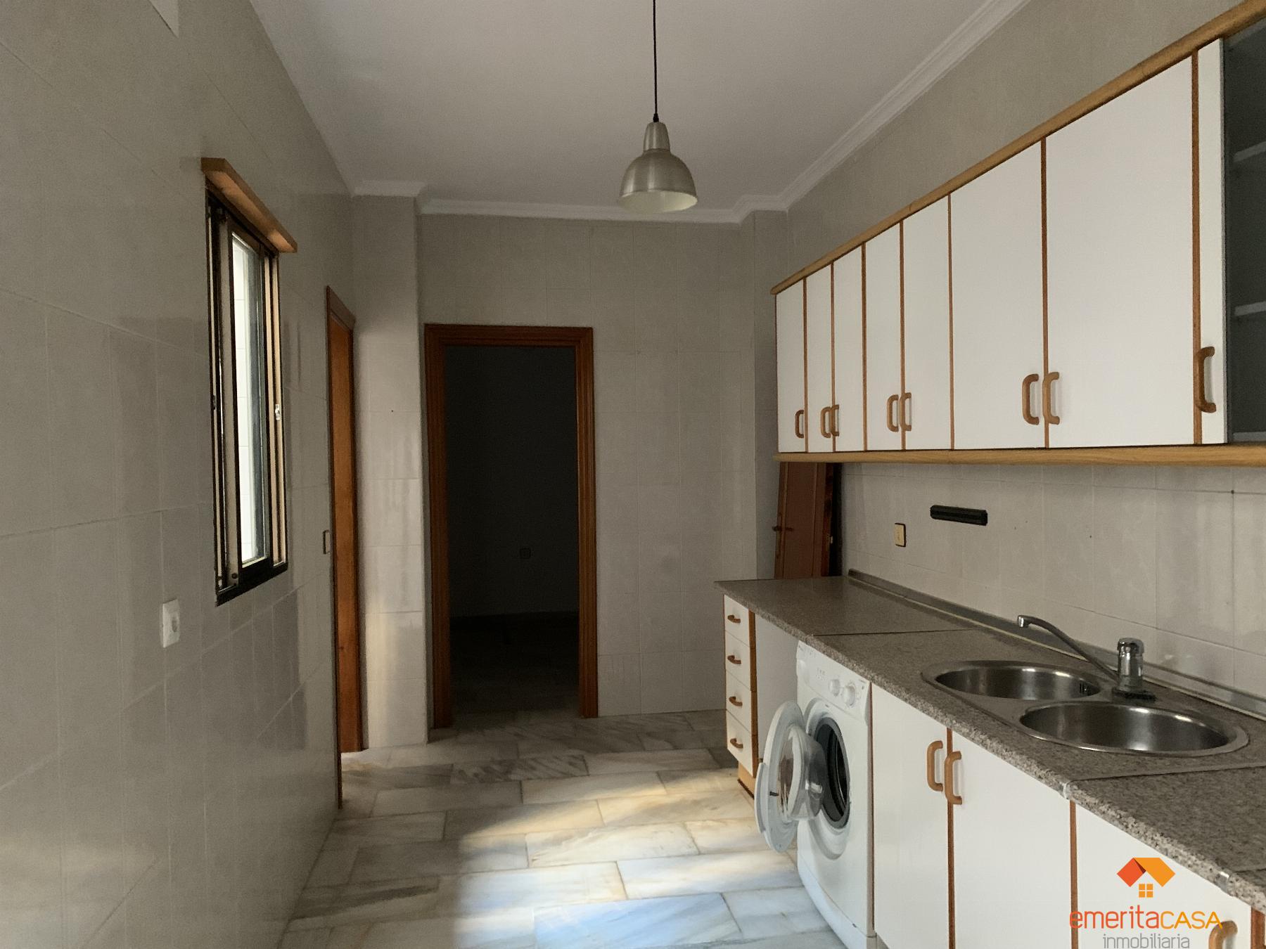 For sale of building in Almendralejo