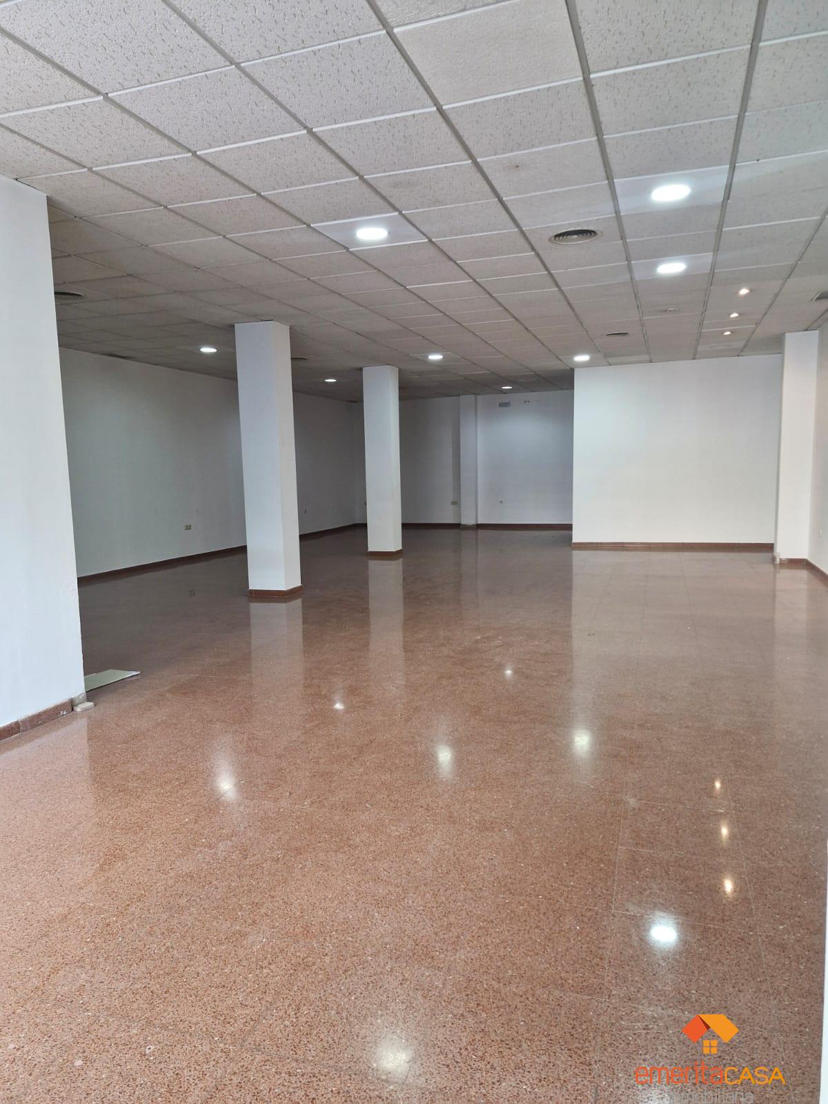 For rent of commercial in Almendralejo