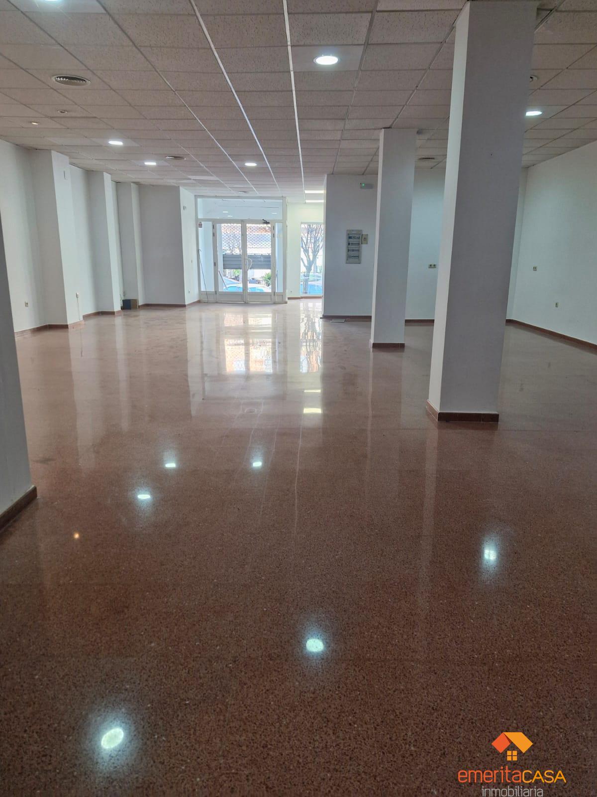 For rent of commercial in Almendralejo
