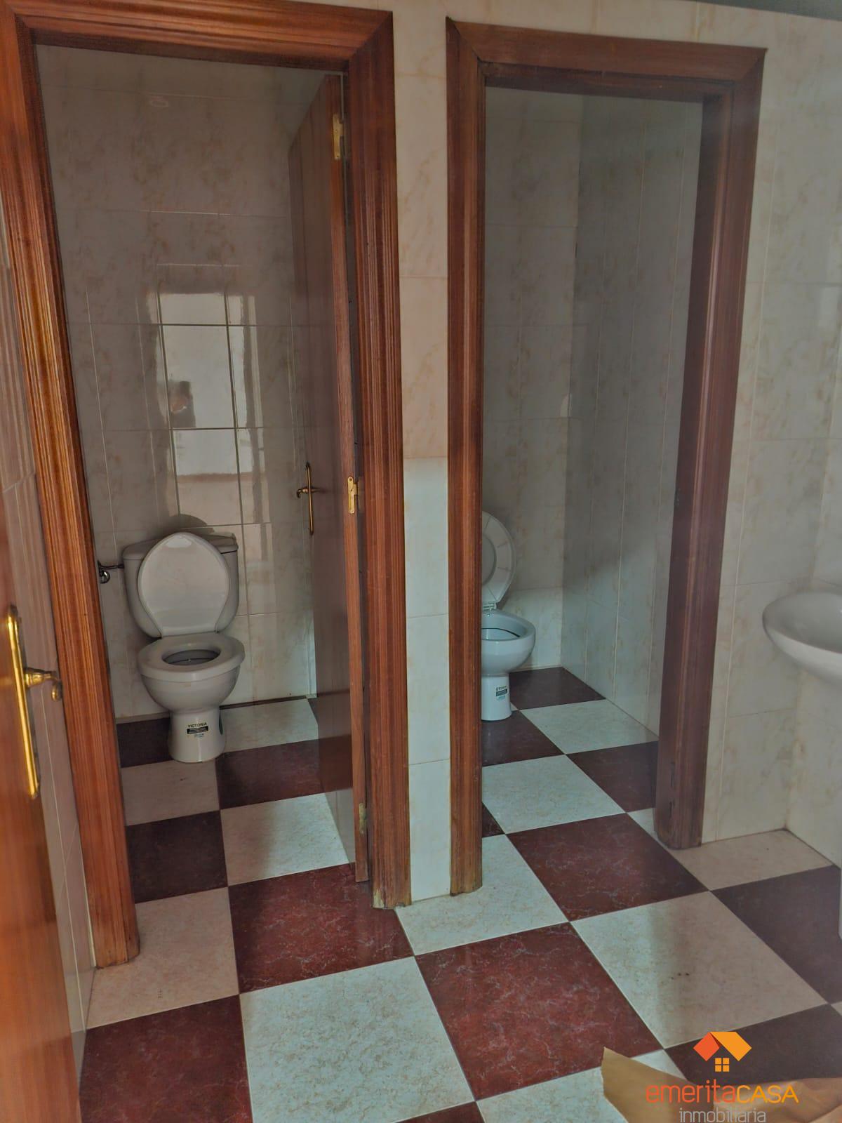 For rent of commercial in Almendralejo