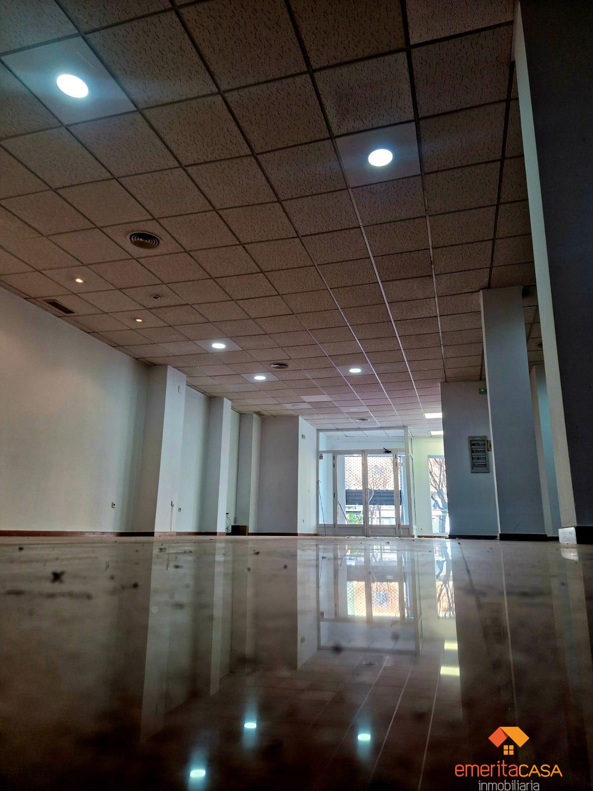 For rent of commercial in Almendralejo