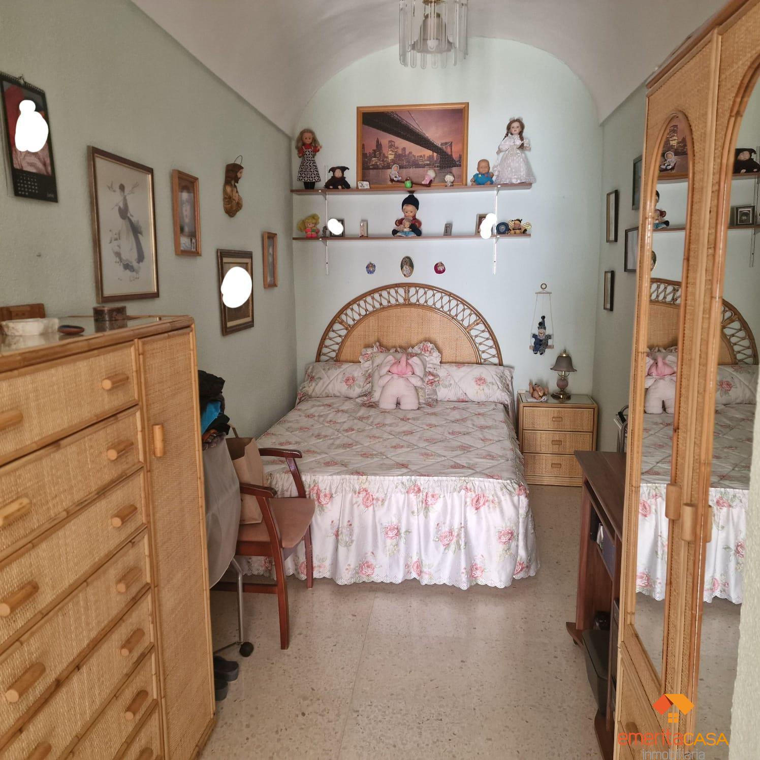 For sale of house in Almendralejo