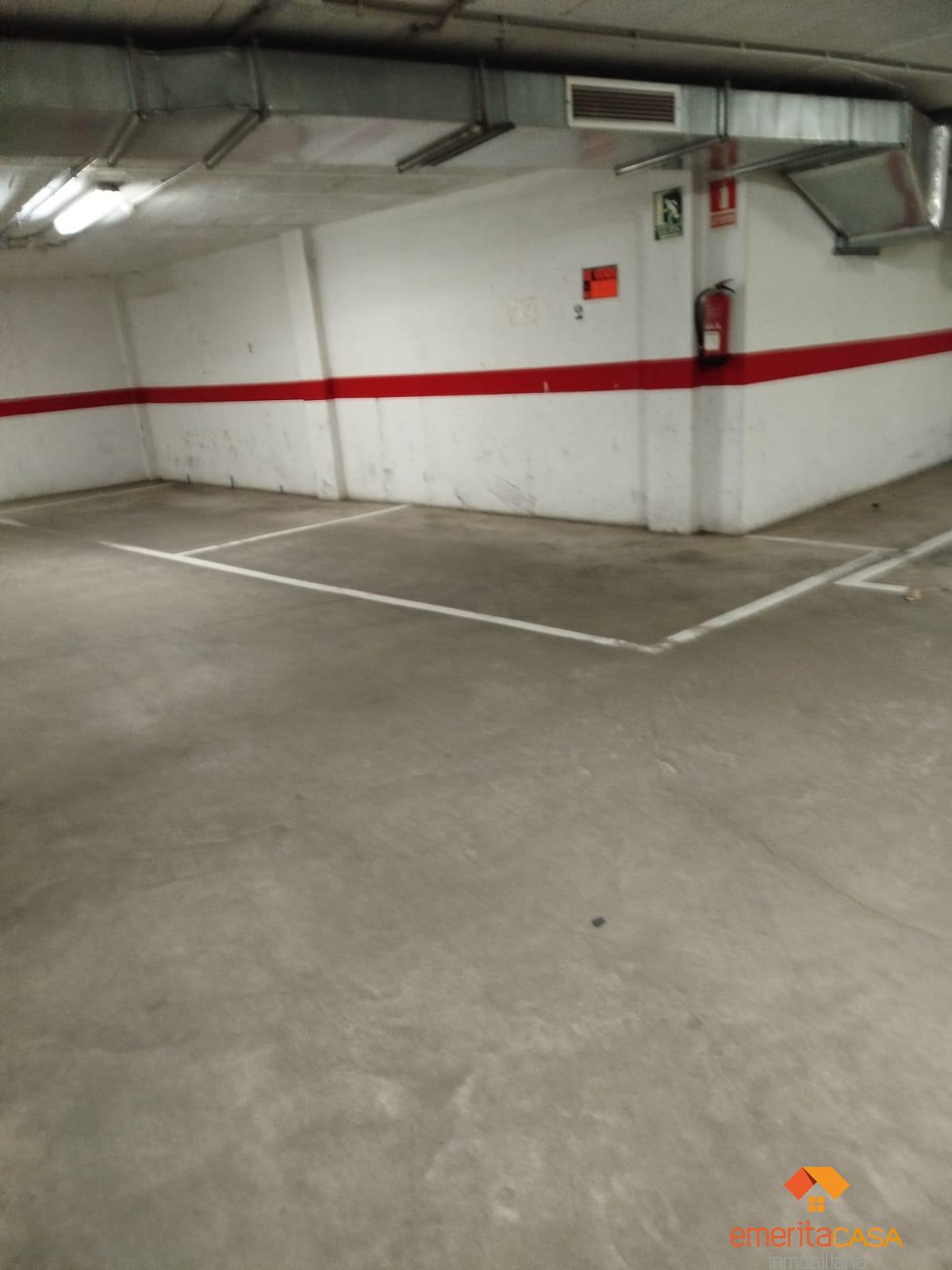 For sale of garage in Almendralejo