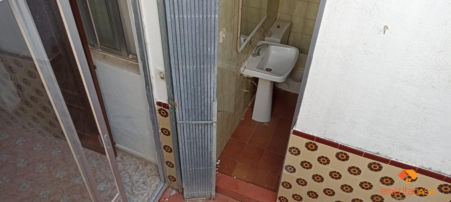 For sale of house in Almendralejo