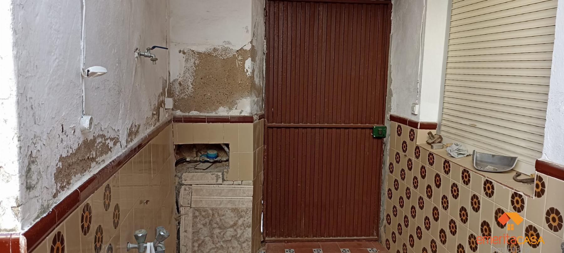 For sale of house in Almendralejo