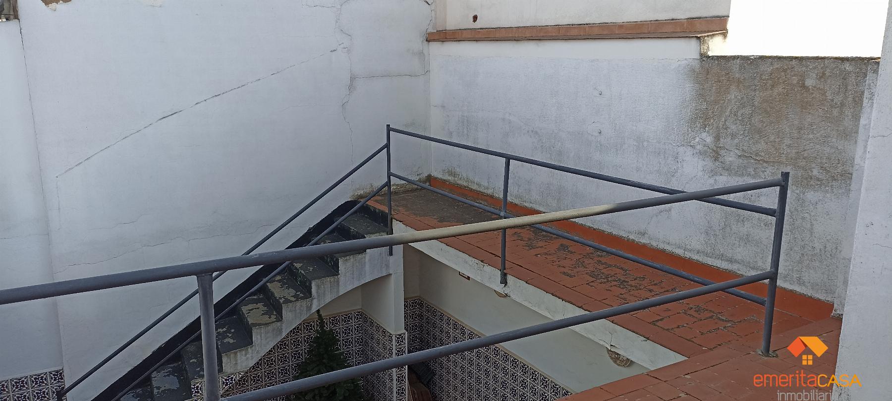 For sale of house in Almendralejo
