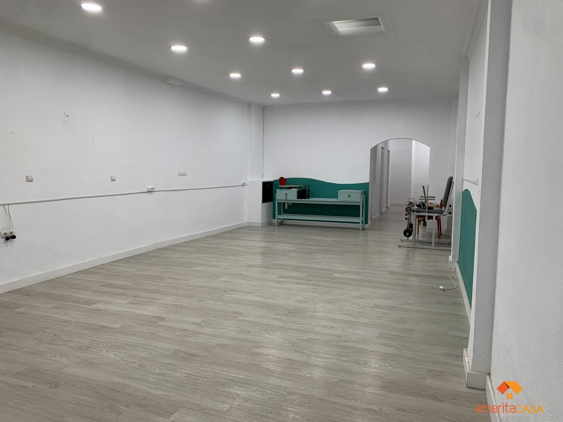 For rent of commercial in Almendralejo