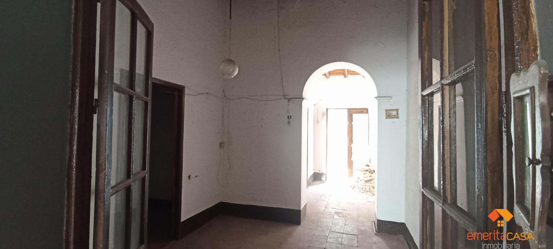 For sale of house in Almendralejo