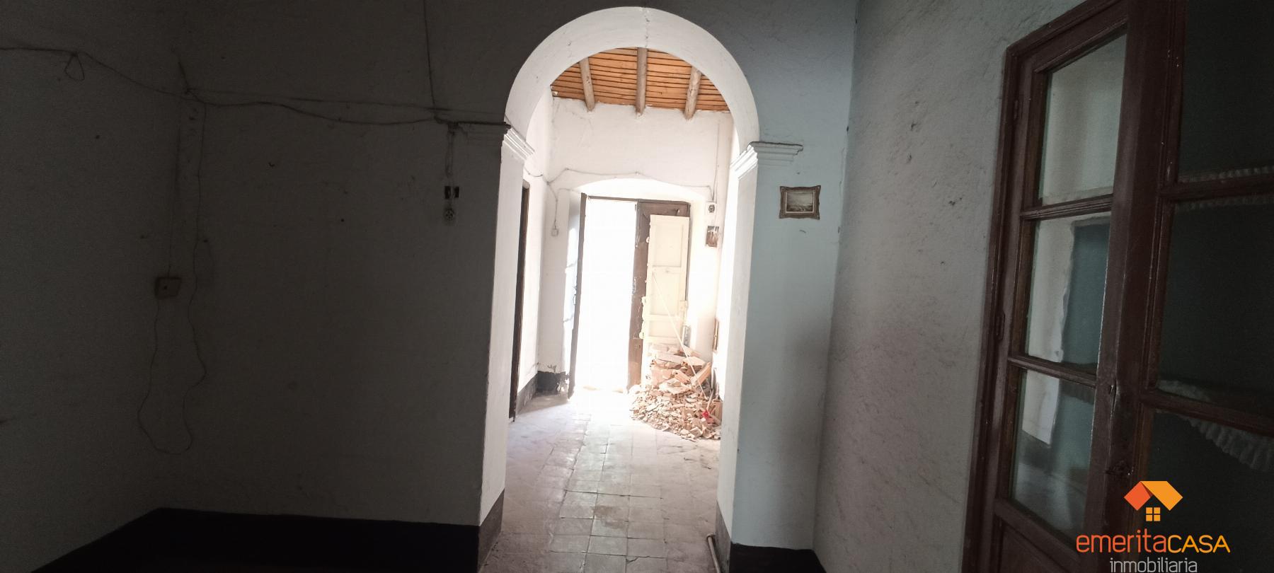 For sale of house in Almendralejo