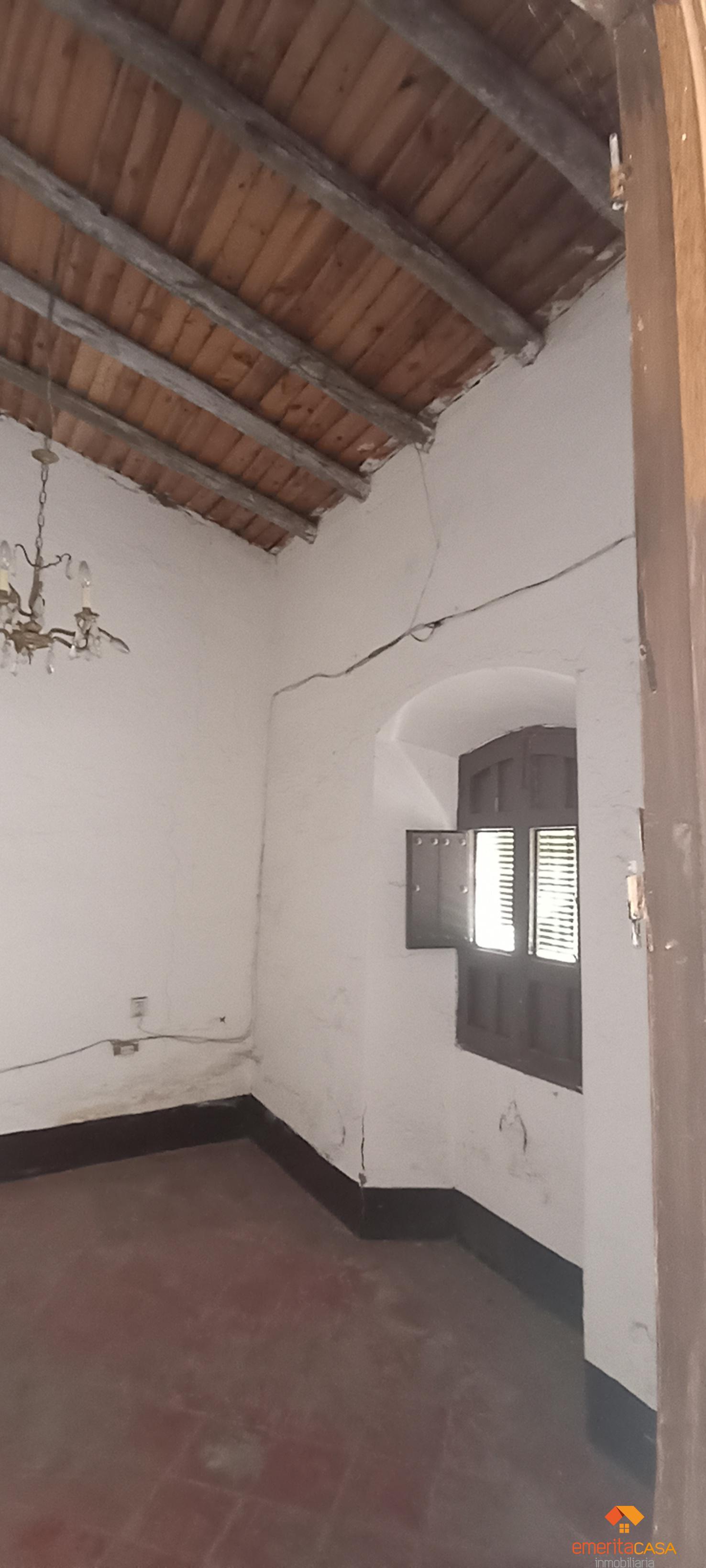 For sale of house in Almendralejo