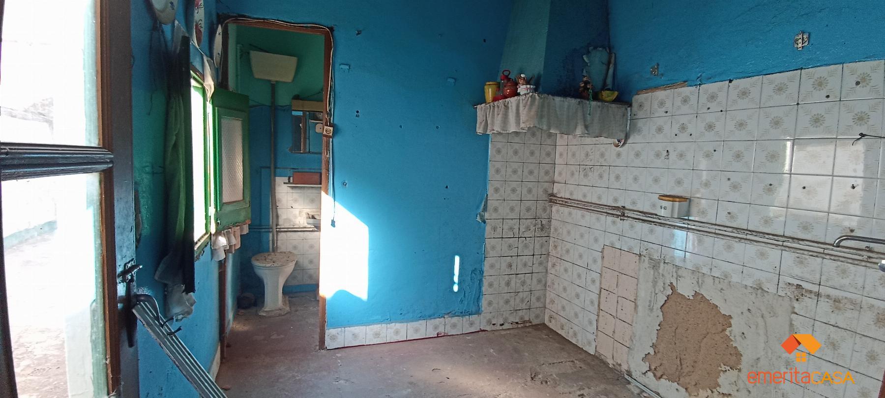 For sale of house in Almendralejo