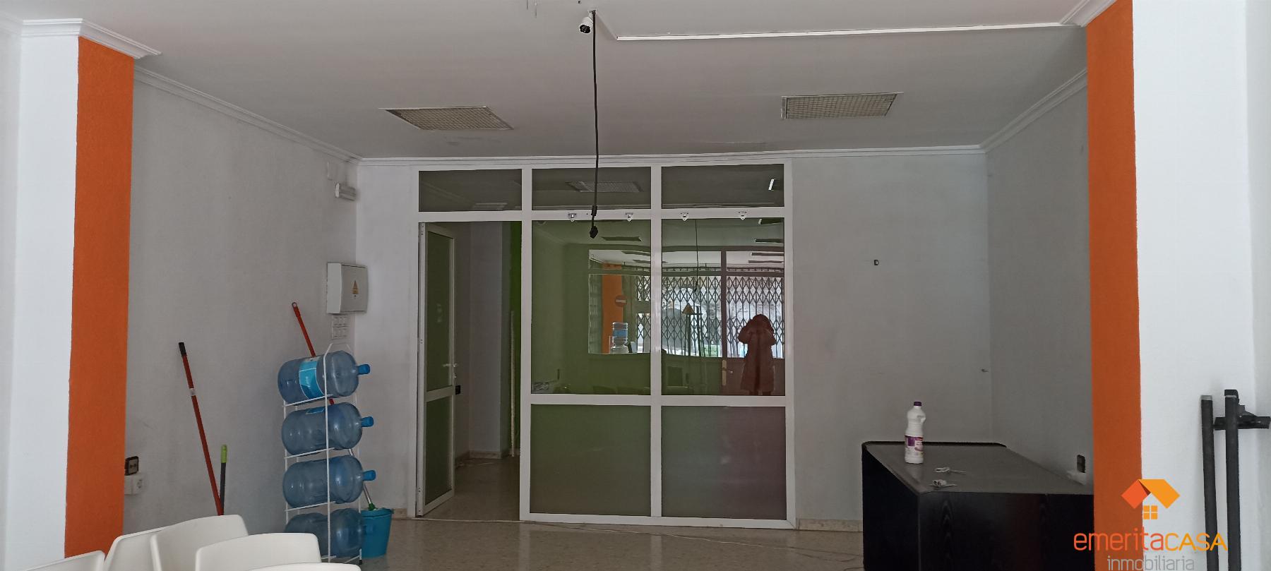 For sale of commercial in Almendralejo