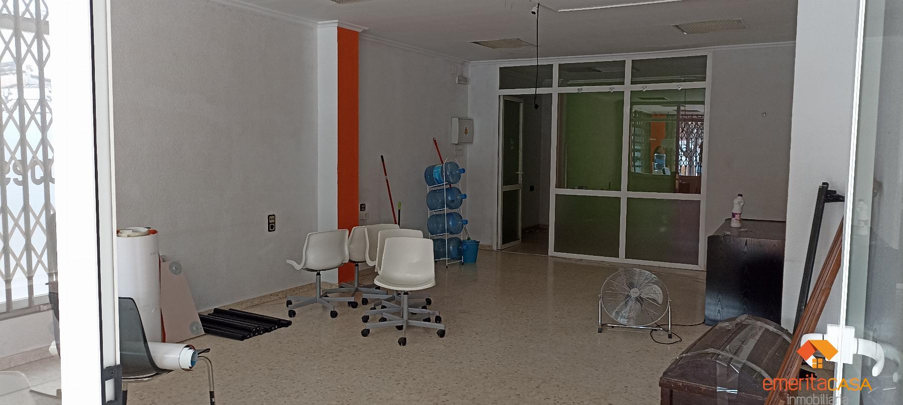 For sale of commercial in Almendralejo