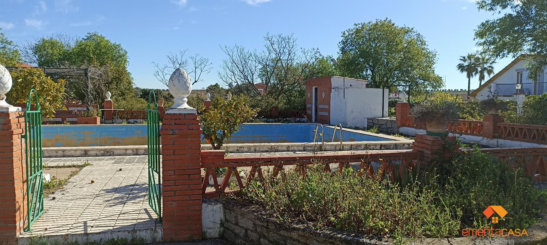 For sale of chalet in Almendralejo