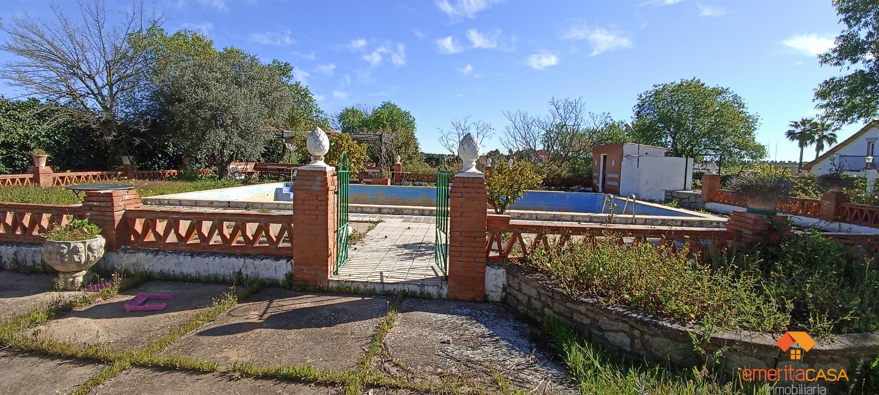 For sale of chalet in Almendralejo